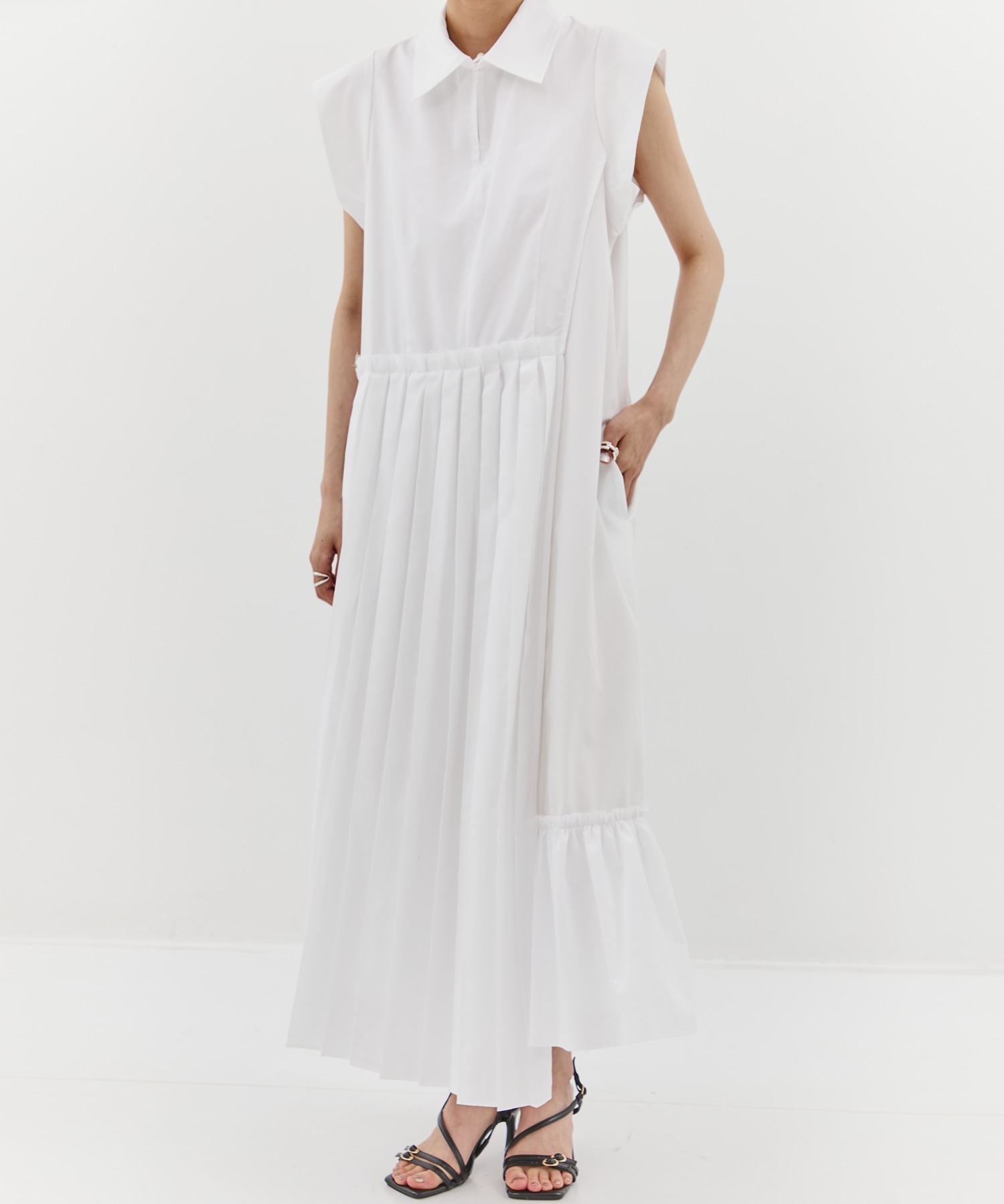 Asymmetry pleats one-piece STUDIOUS