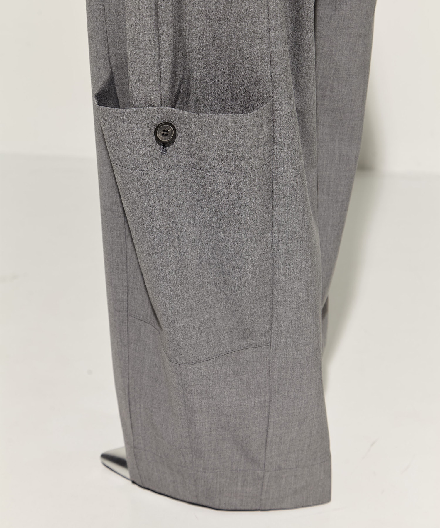 Barrel Leg Cargo Trousers STUDIOUS