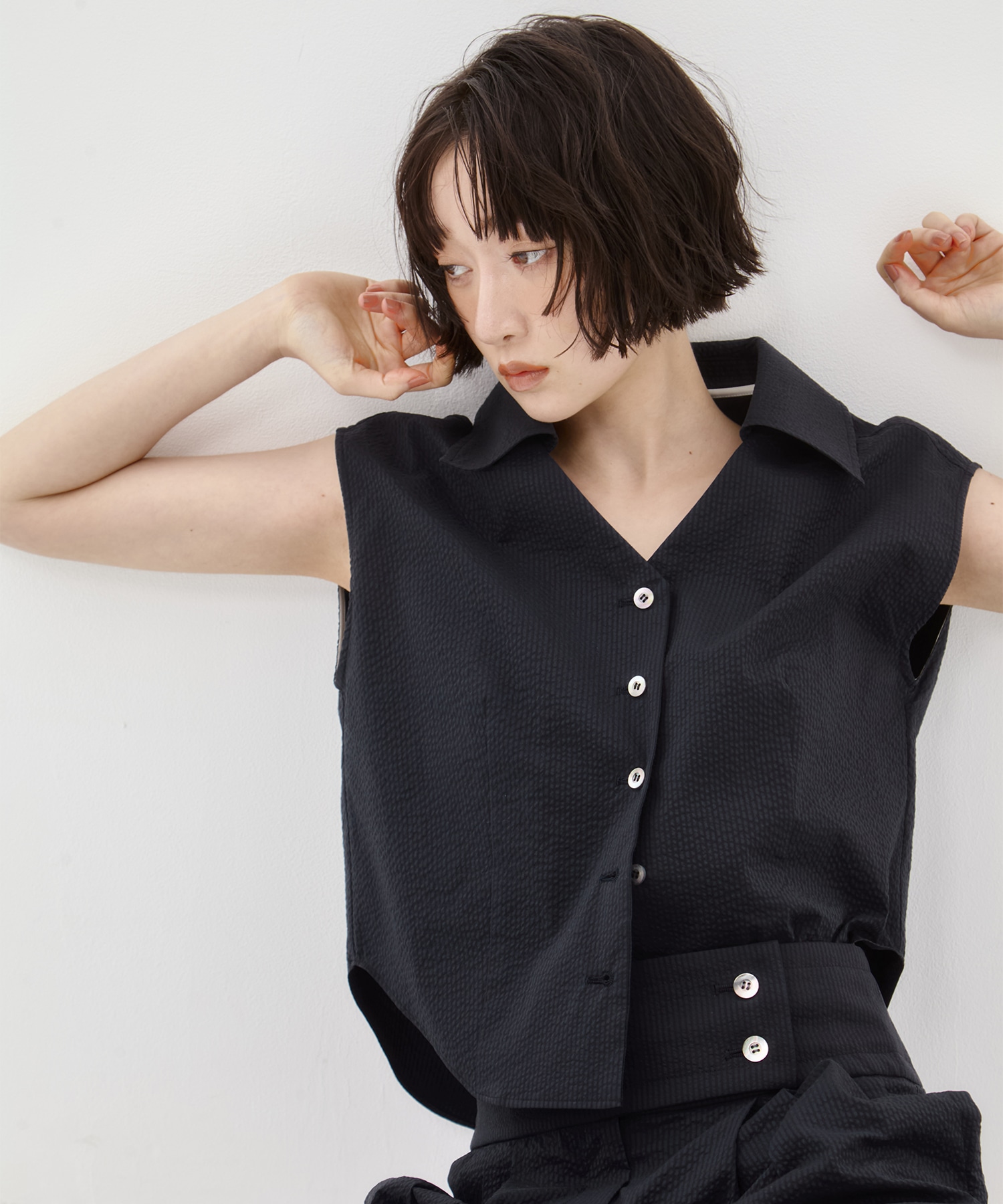 Seersucker Sleeveless Shirt STUDIOUS