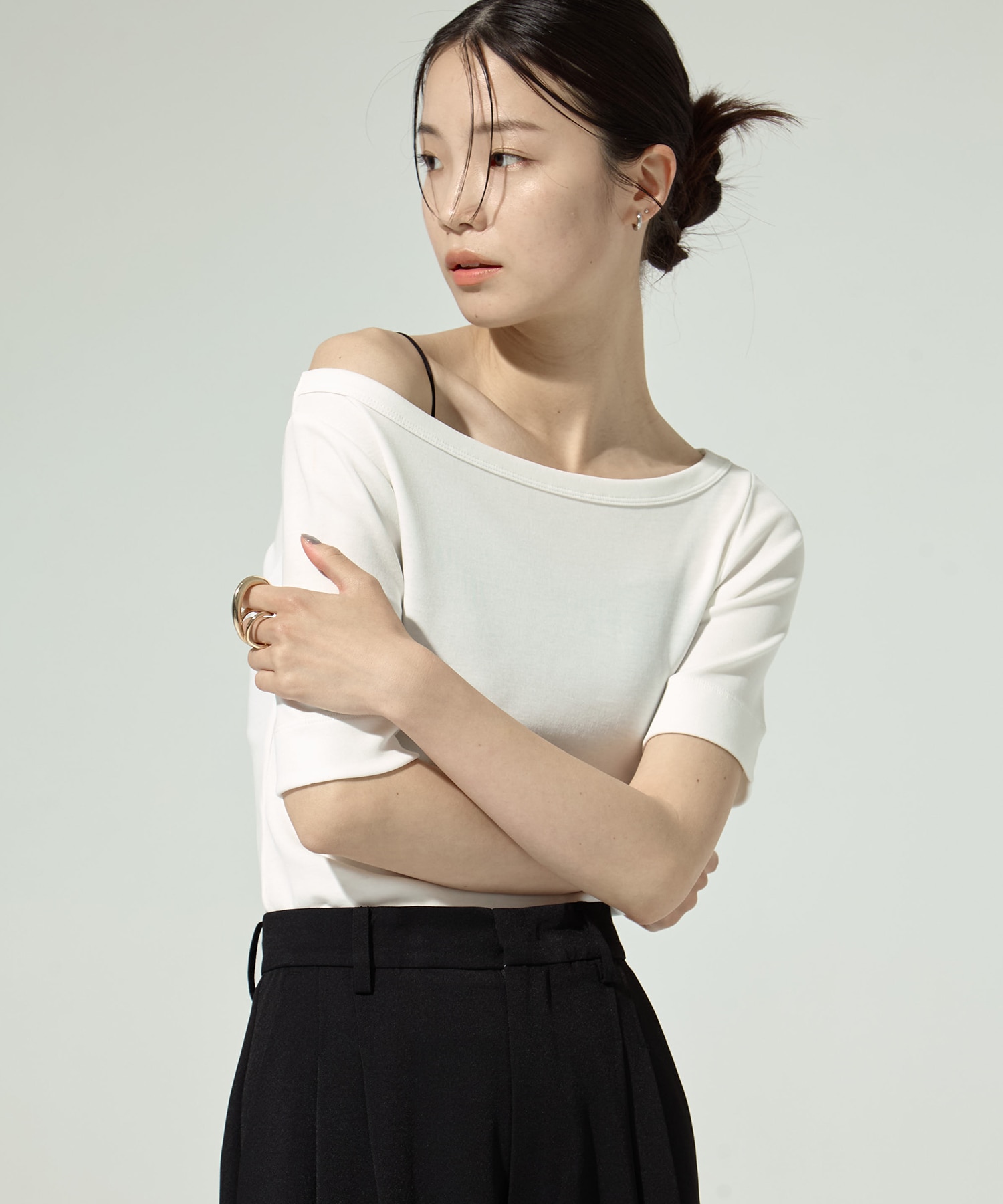 Luxury Smooth Boat Neck Tee STUDIOUS