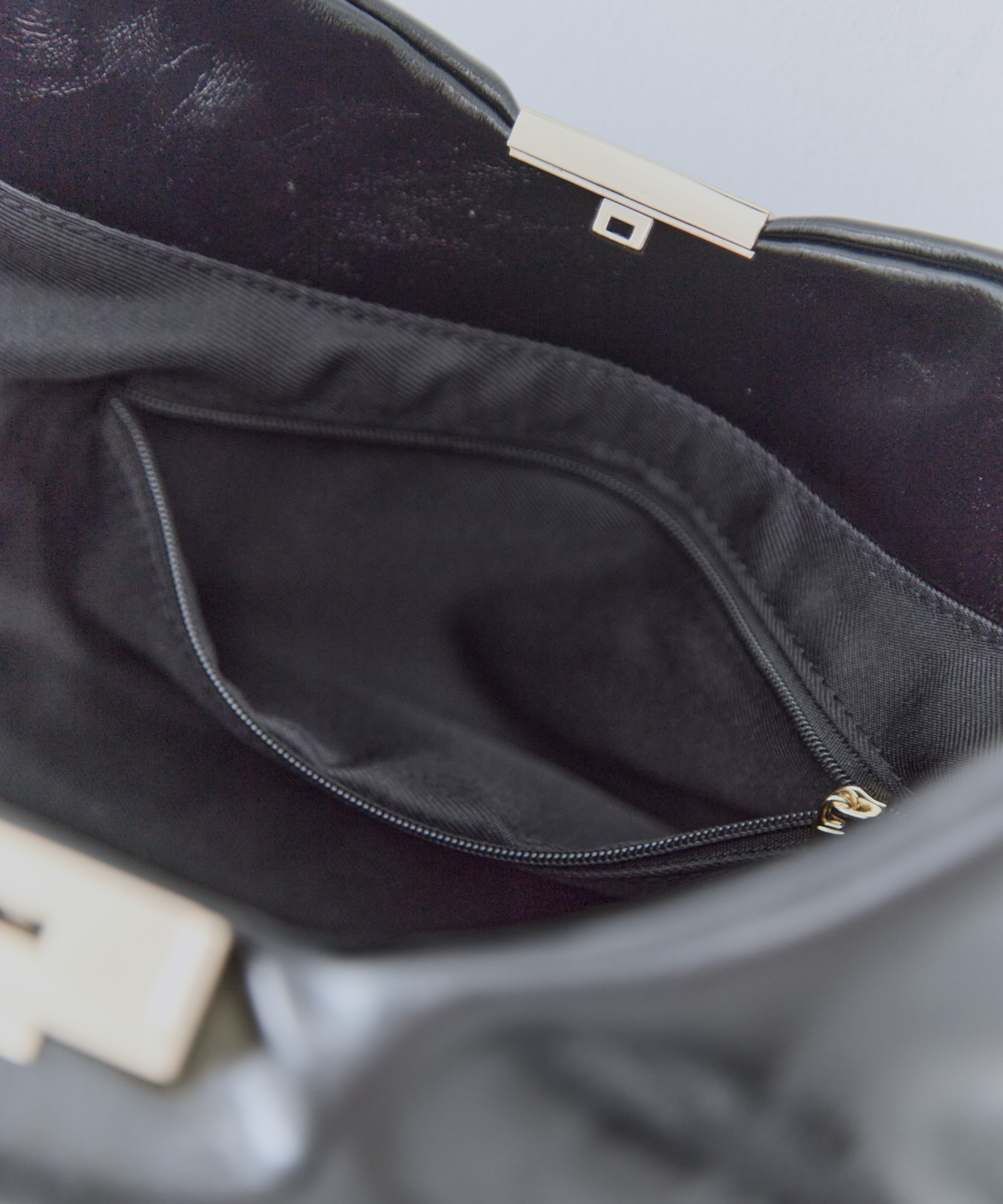 UND PARTS ACCENT ONE HANDLE BAG AMERI