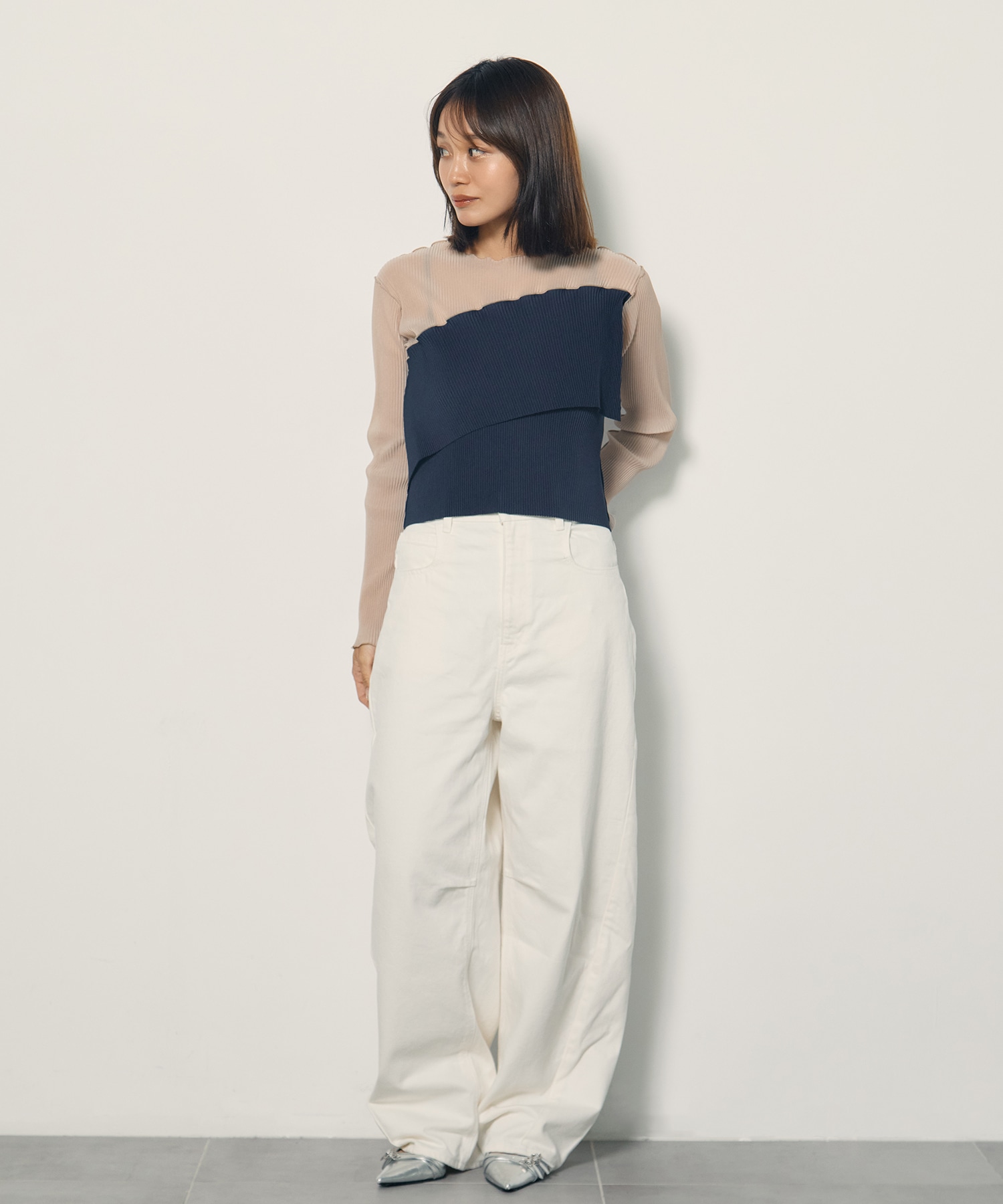 Damaged Barrel Leg Jeans STUDIOUS