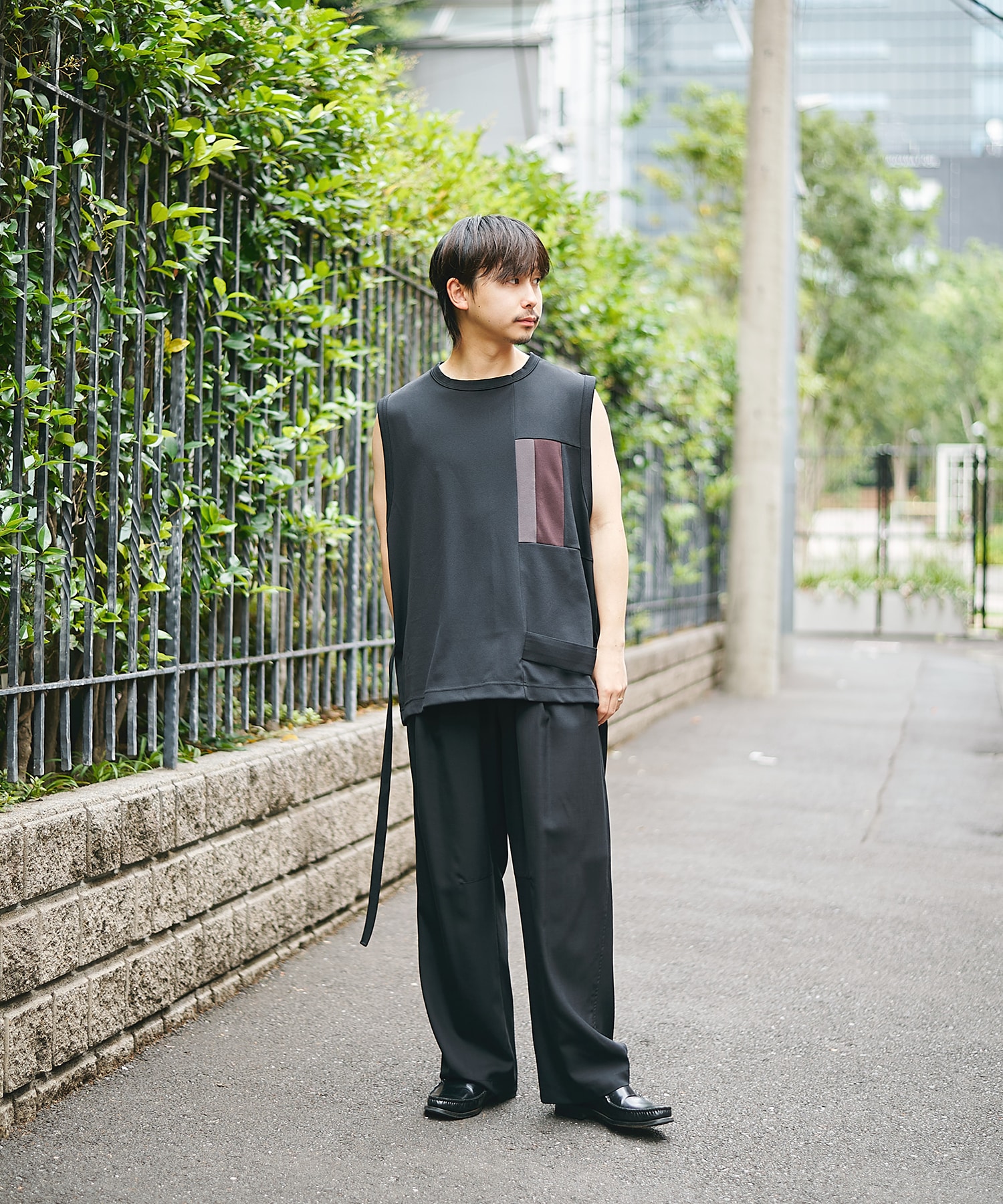 NO SLEEVE TEE SHAREEF