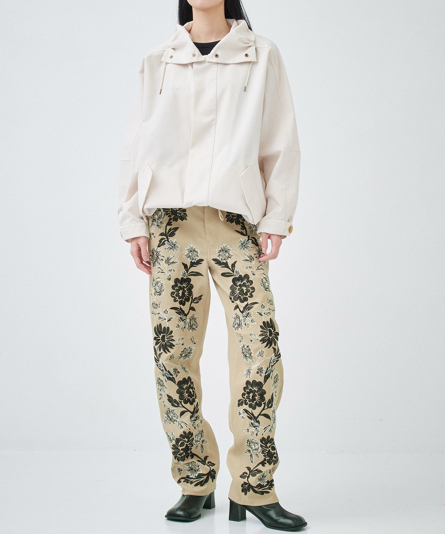 FLOWER EMBROIDERY PANTS CLANE