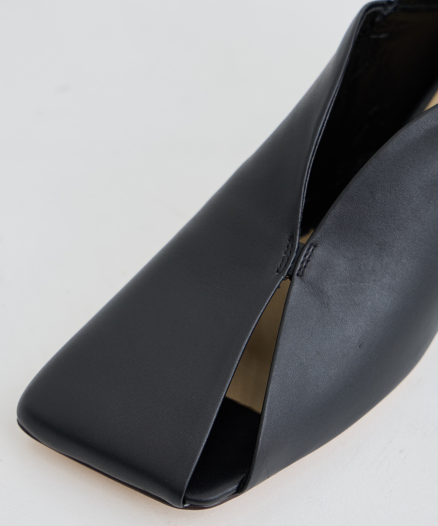 ERIN LEATHER PUMPS ALM