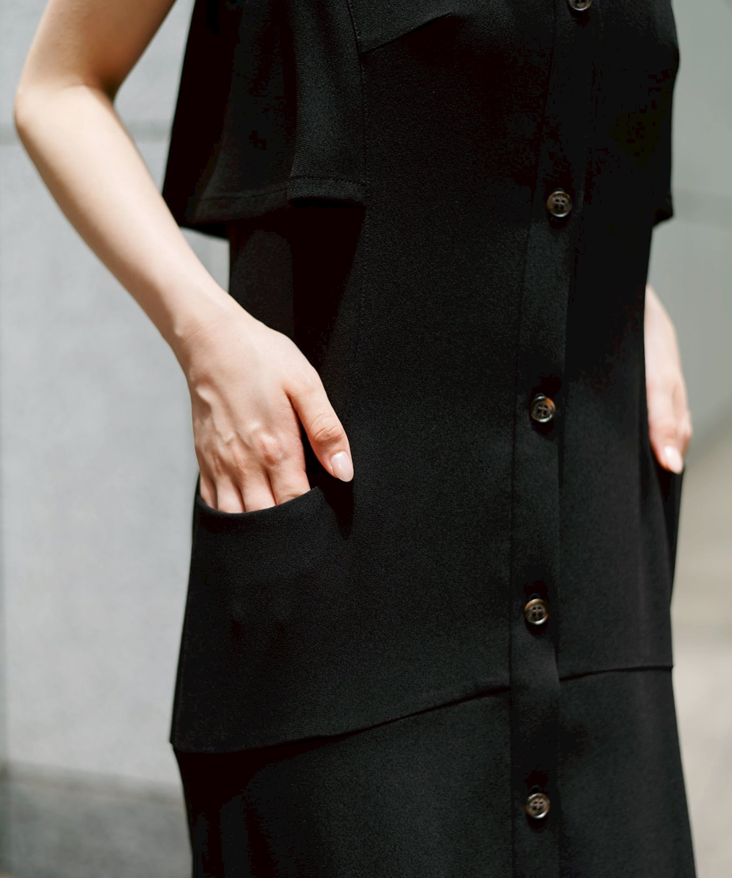 Stiina back cape dress BK AKIRANAKA