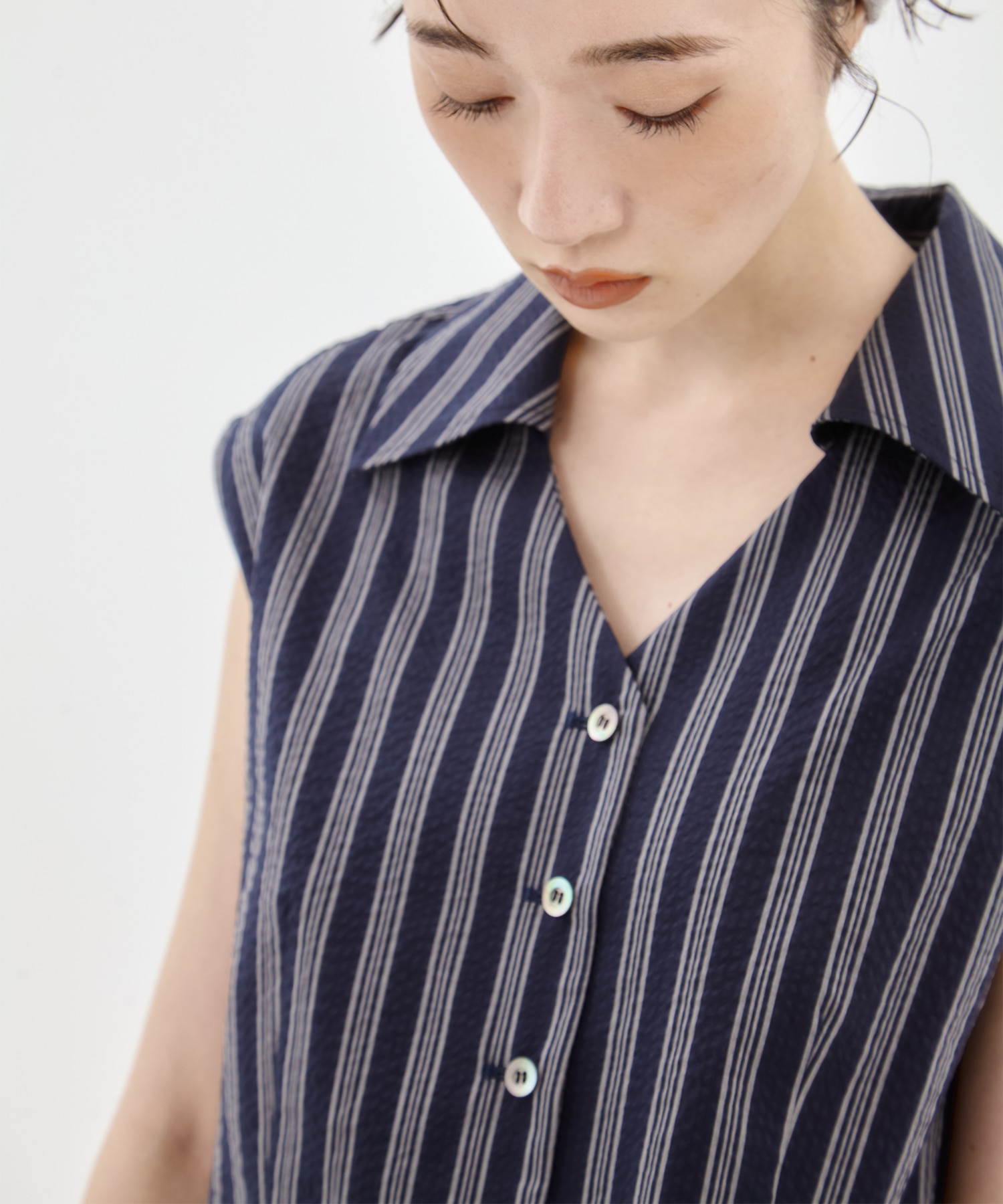 Seersucker Sleeveless Shirt STUDIOUS