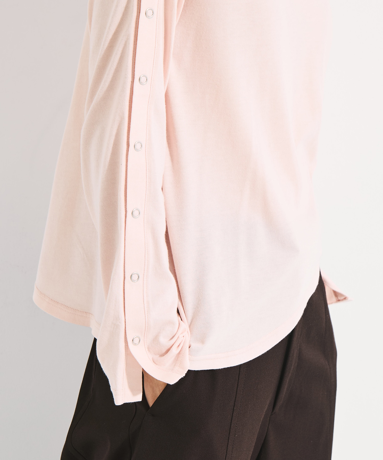 SHOULDER SNAP LONG SLEEVE TEE STUDIOUS