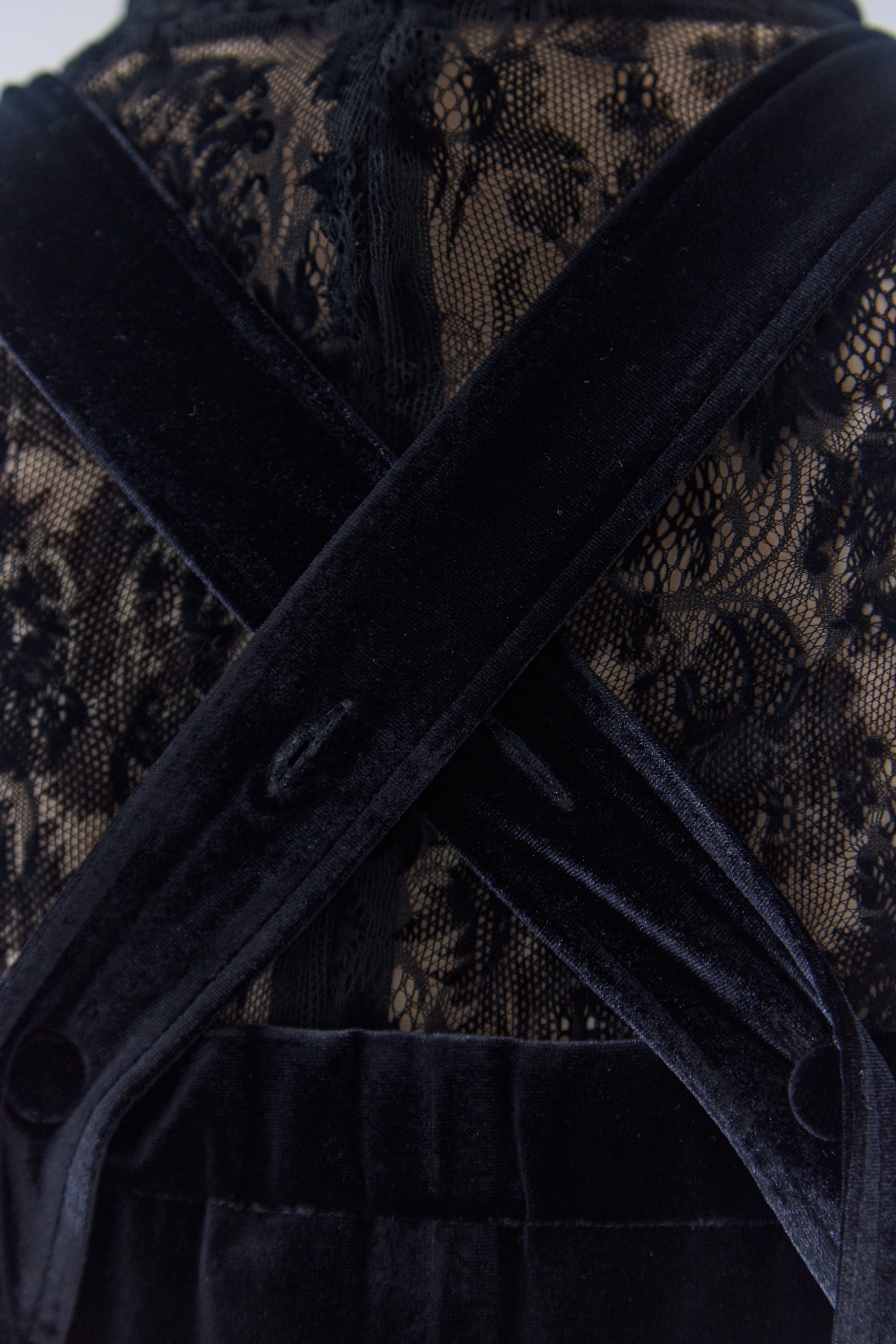 UND OFF SHOULDER VELOUR CARDIGAN SET DRESS AMERI