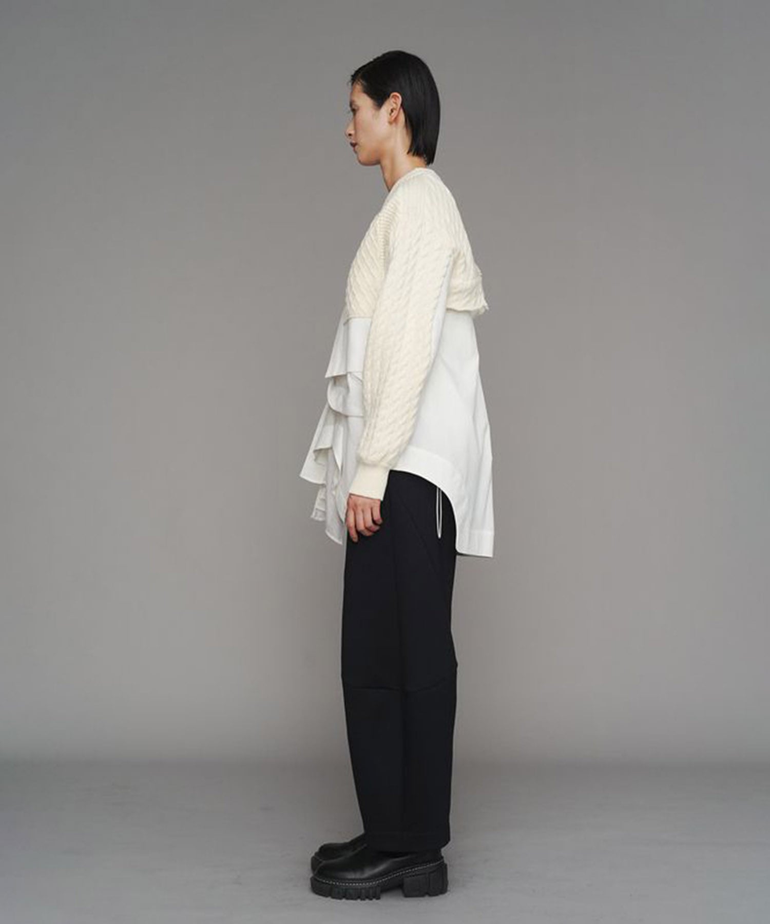 CABLE LAYER SHORT KNIT TOP UN3D.