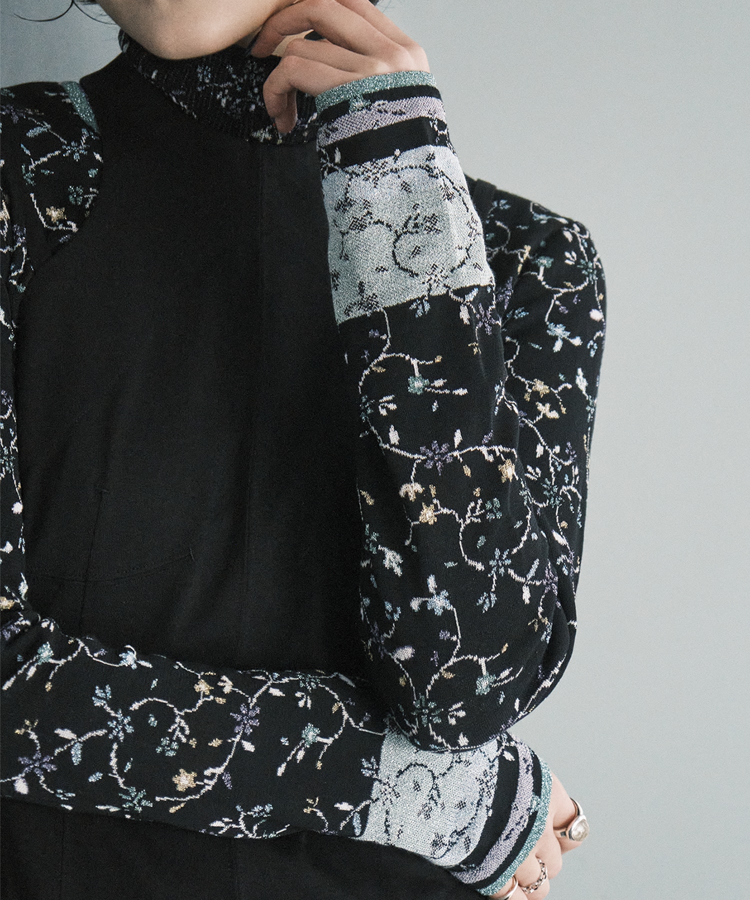 Floral Motif Glitter High Neck Knit Top Mame Kurogouchi