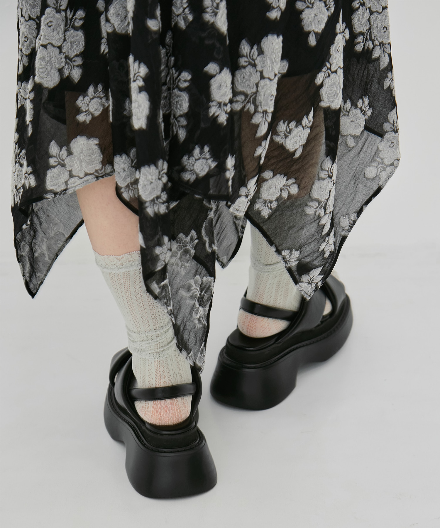 Padded Cross Sandals STUDIOUS
