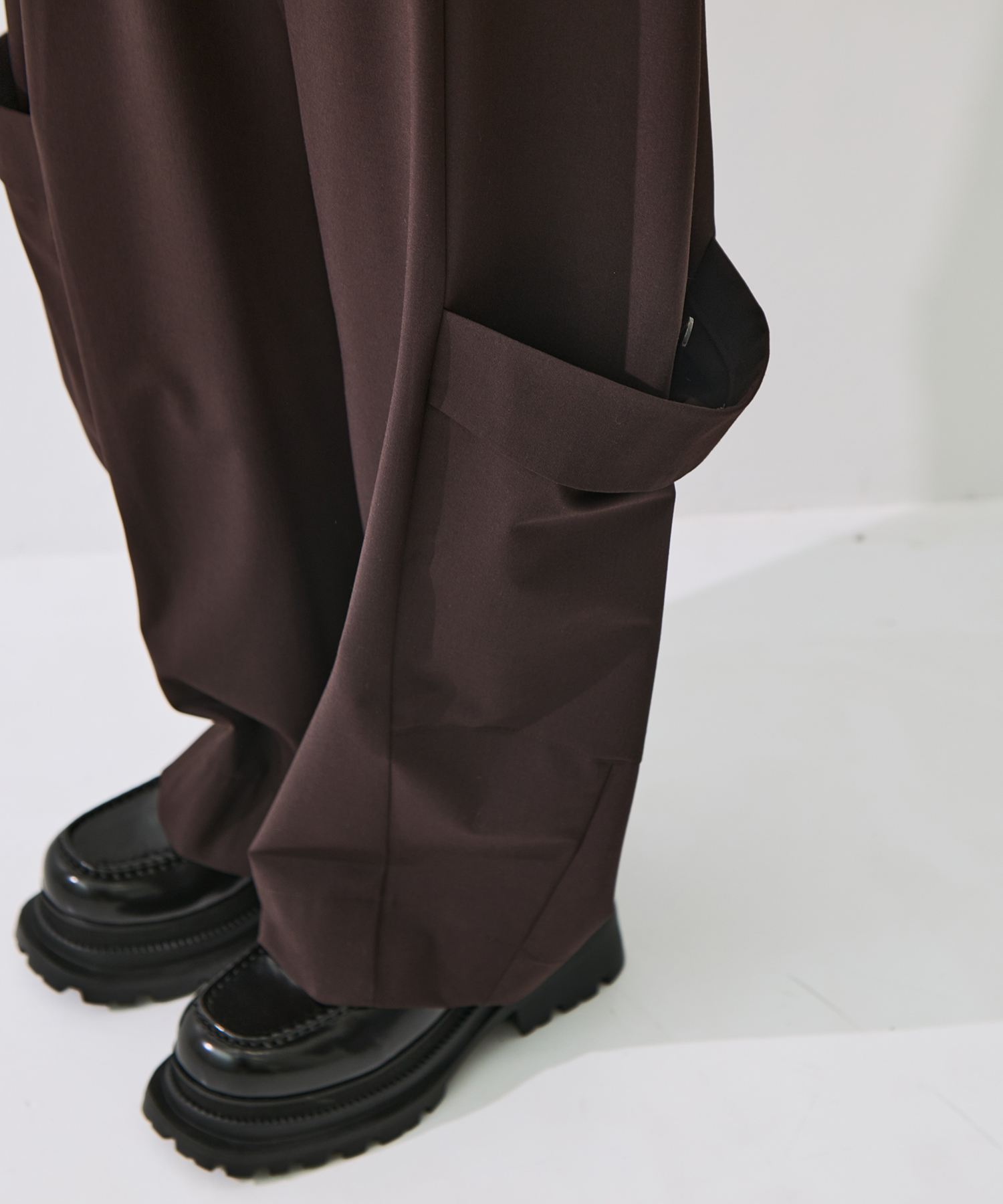 Soft Barrel Leg Flap Cargo Trousers STUDIOUS