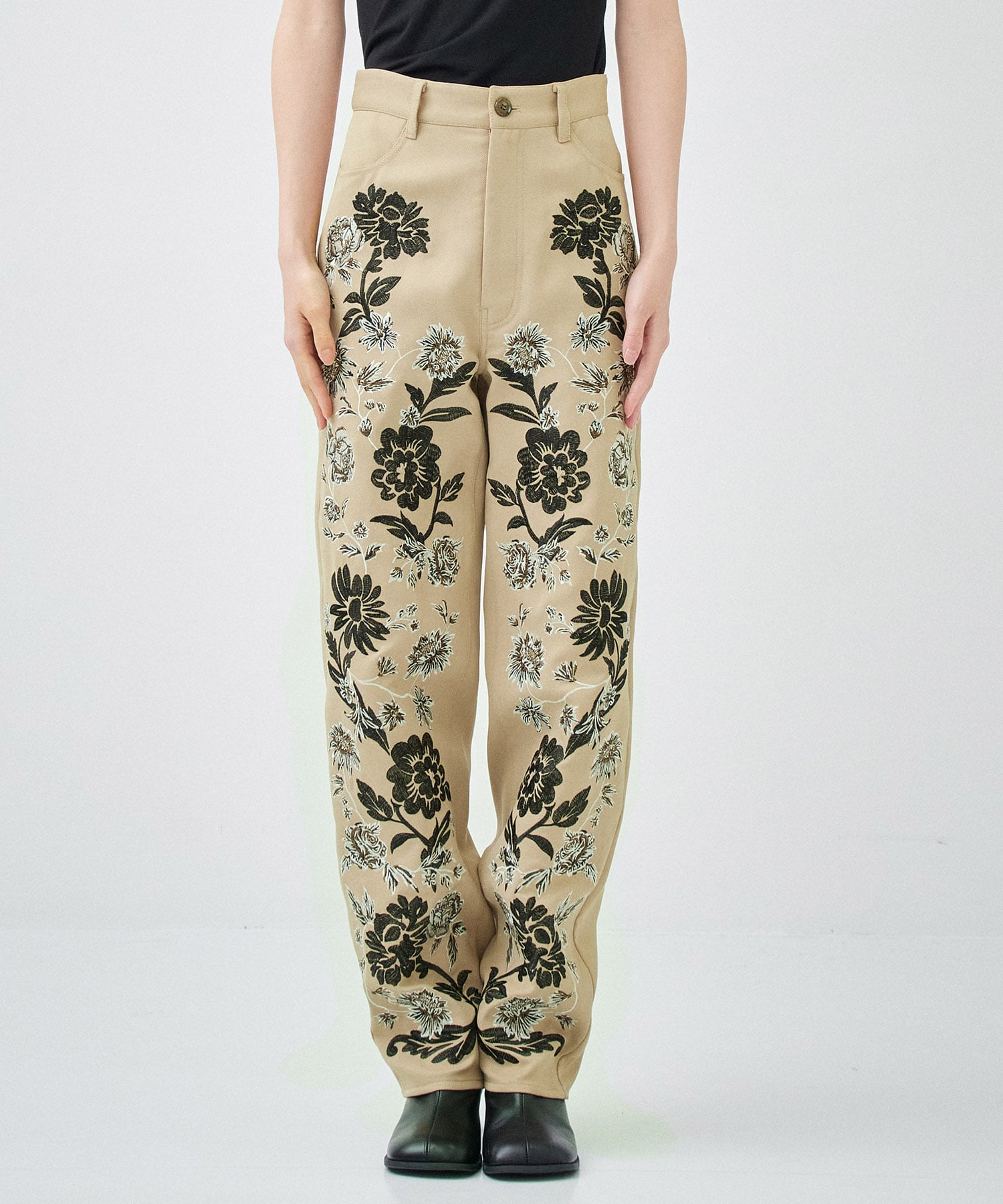 FLOWER EMBROIDERY PANTS CLANE