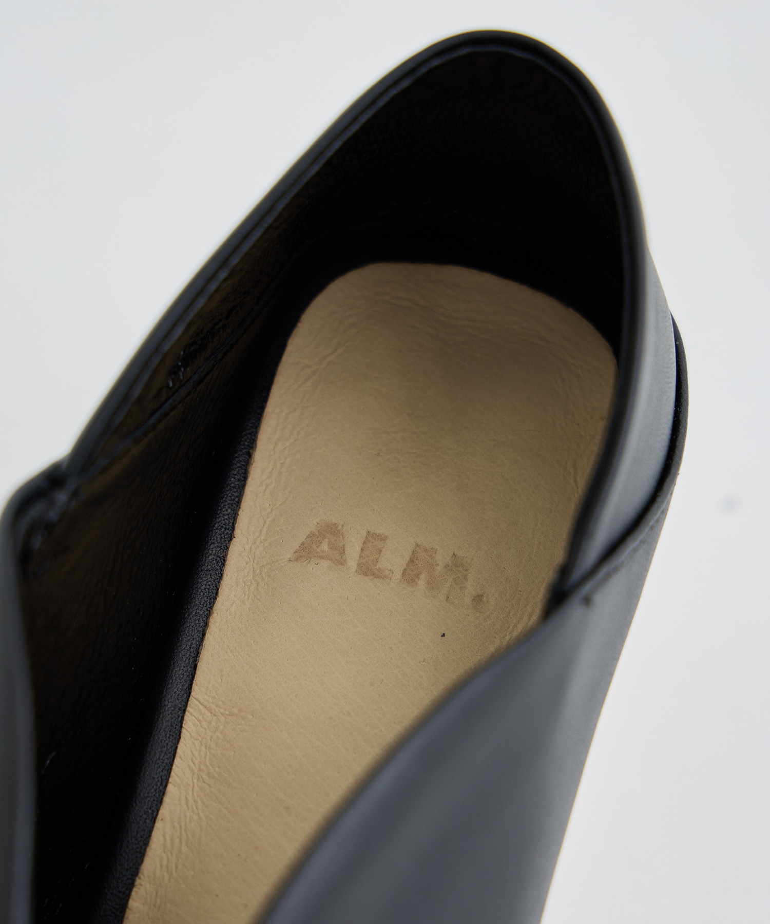 ERIN LEATHER PUMPS ALM