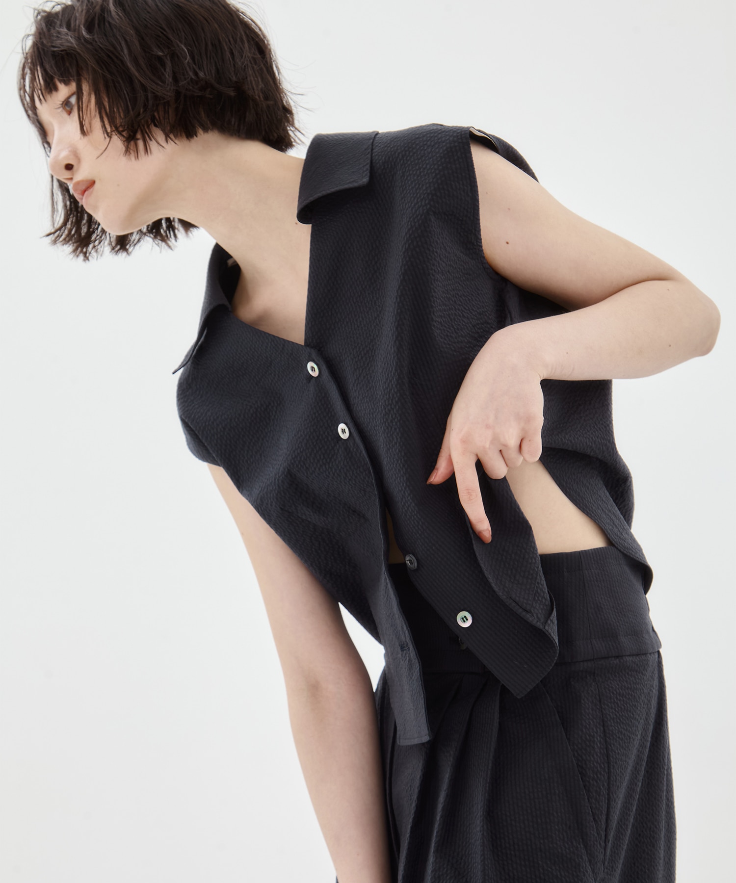 Seersucker Sleeveless Shirt STUDIOUS