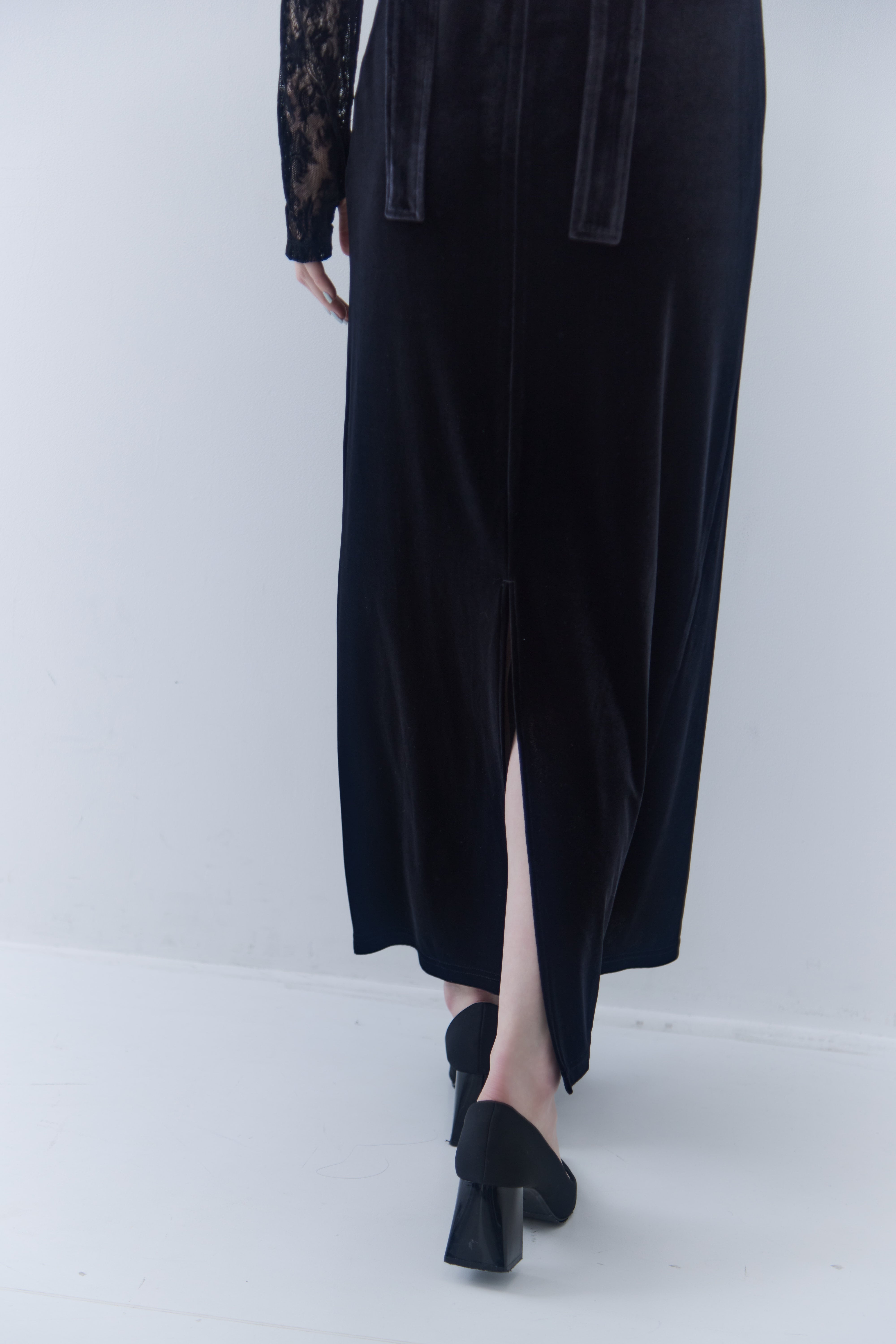 UND OFF SHOULDER VELOUR CARDIGAN SET DRESS AMERI