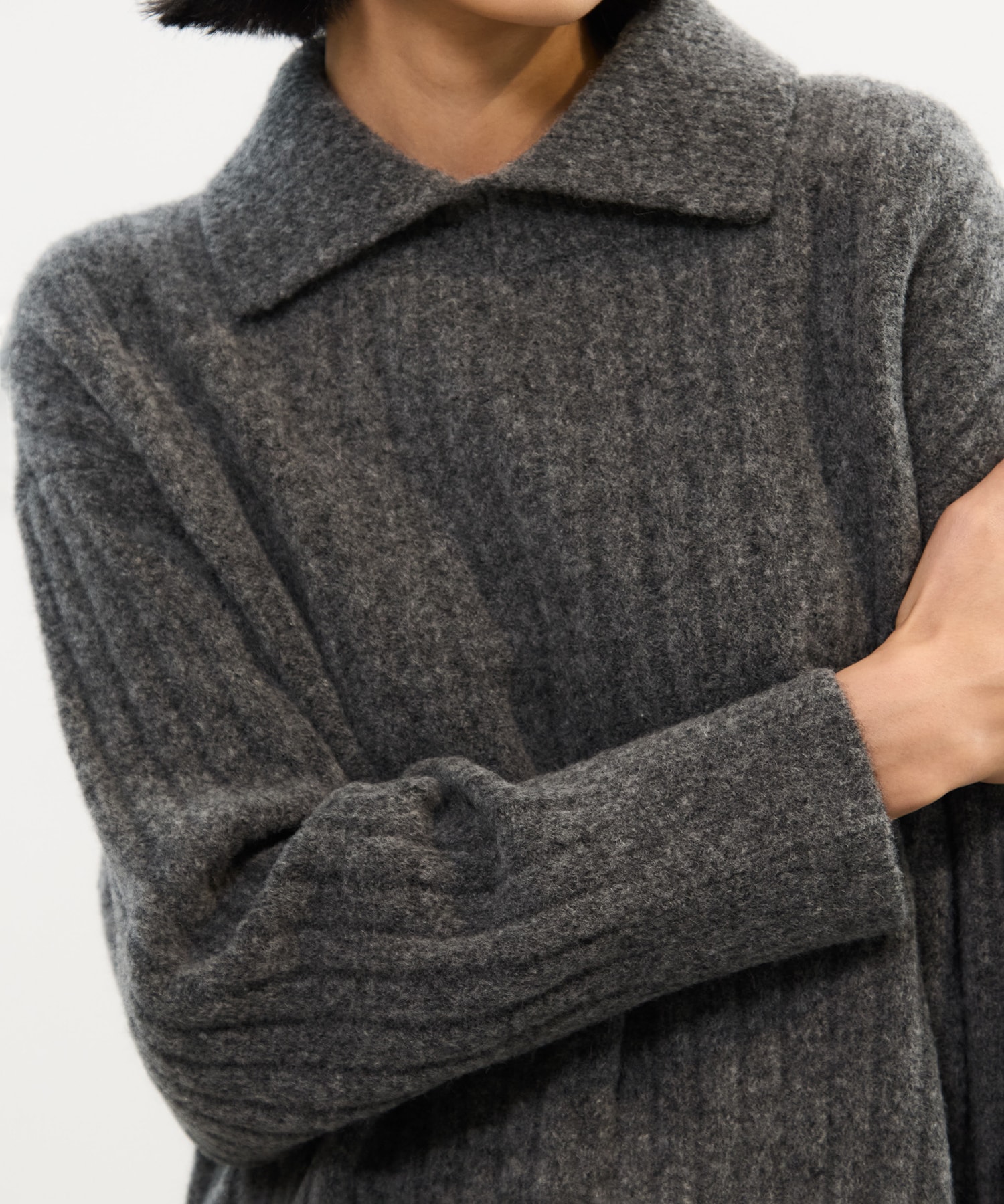 Cropped Collar Knit UJOH