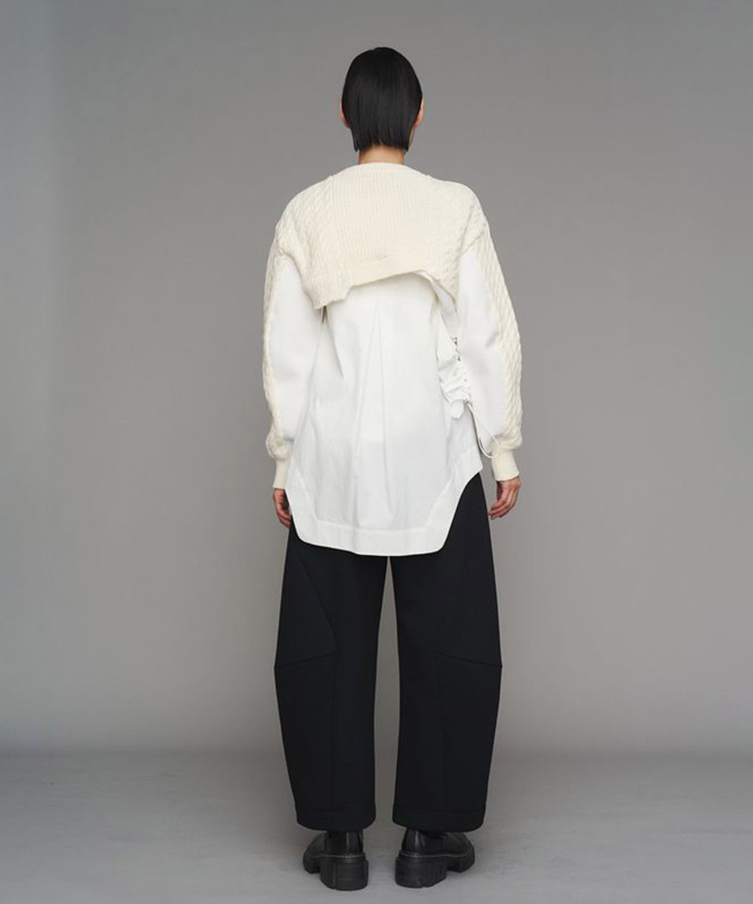 CABLE LAYER SHORT KNIT TOP UN3D.