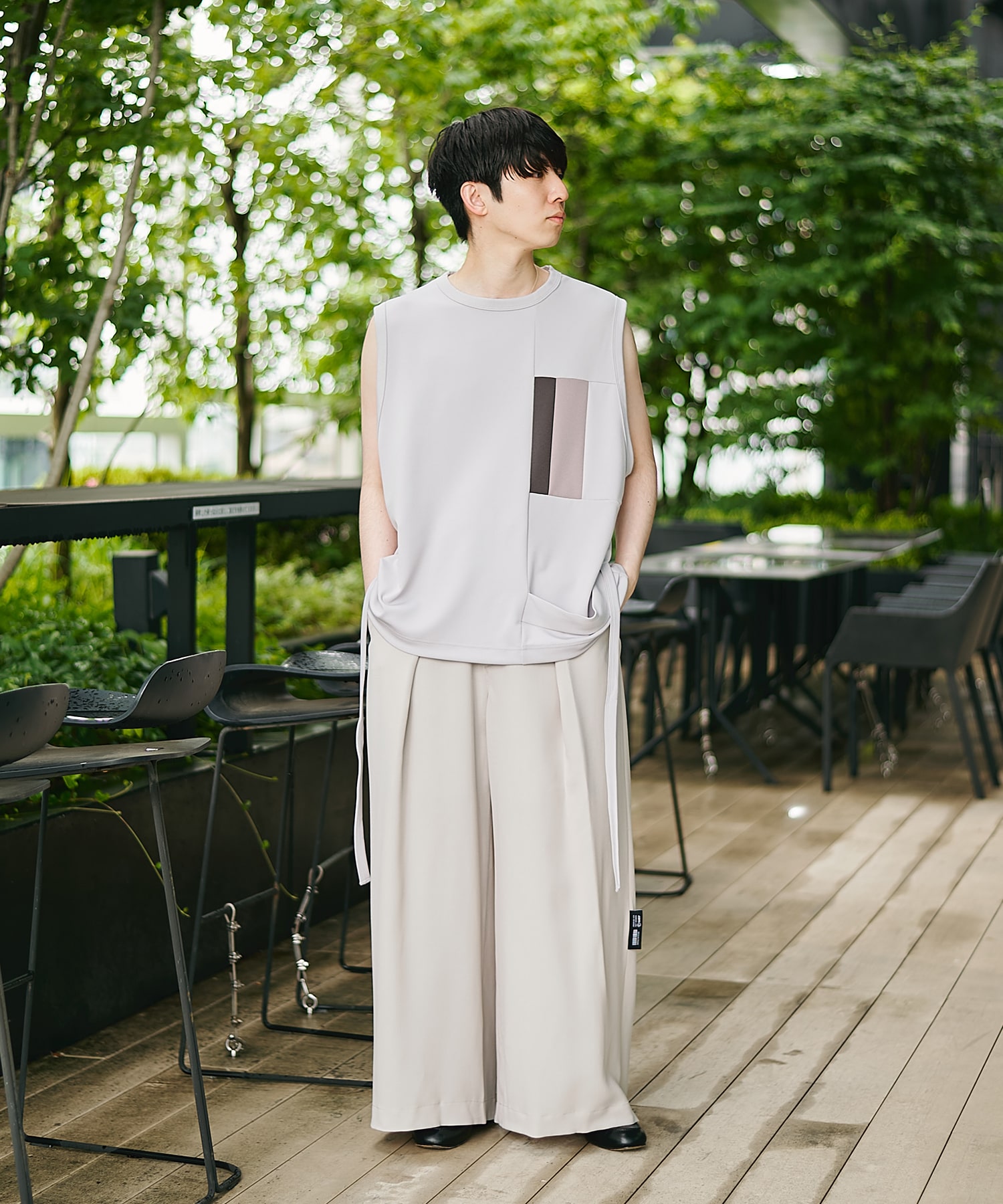 NO SLEEVE TEE SHAREEF