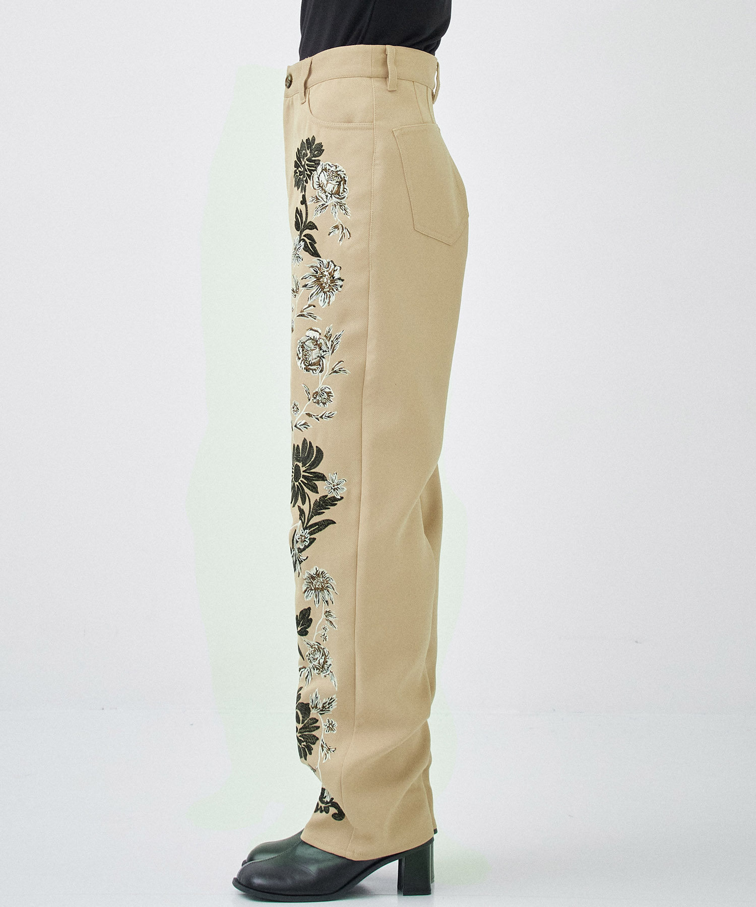 FLOWER EMBROIDERY PANTS CLANE