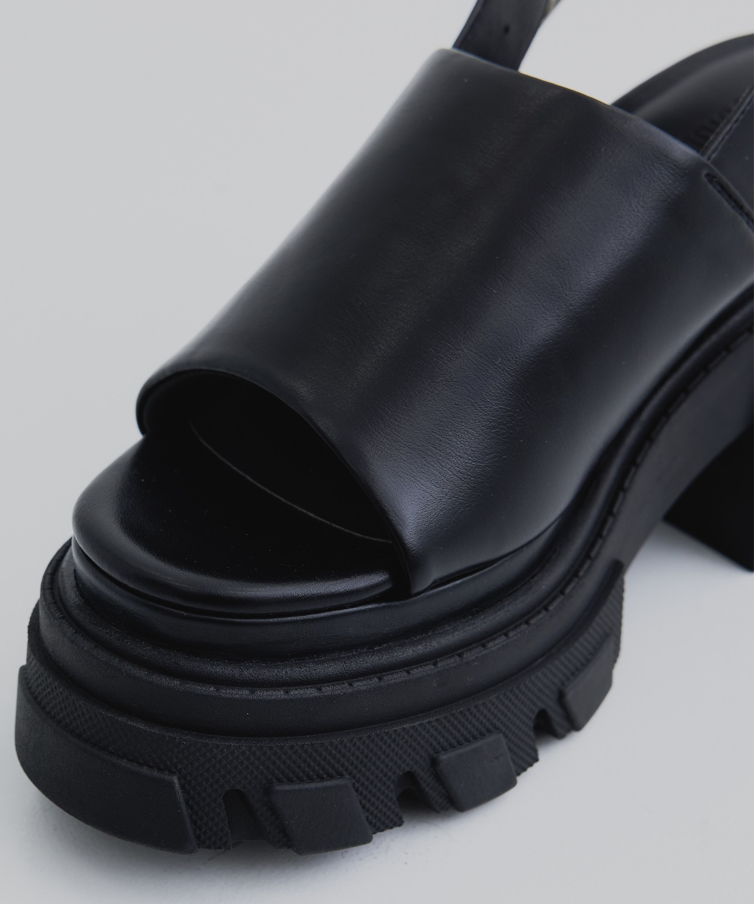 Track Sole Sandals STUDIOUS