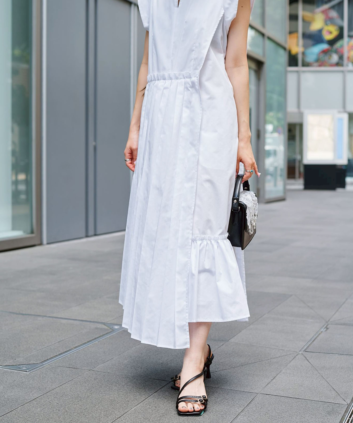 Asymmetry pleats one-piece STUDIOUS