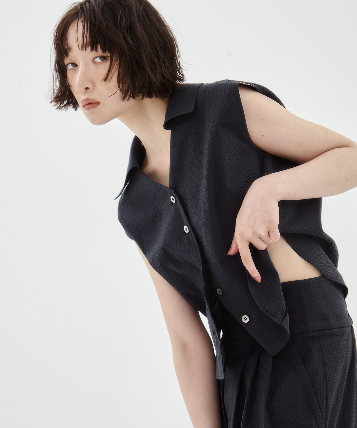 Seersucker Sleeveless Shirt STUDIOUS
