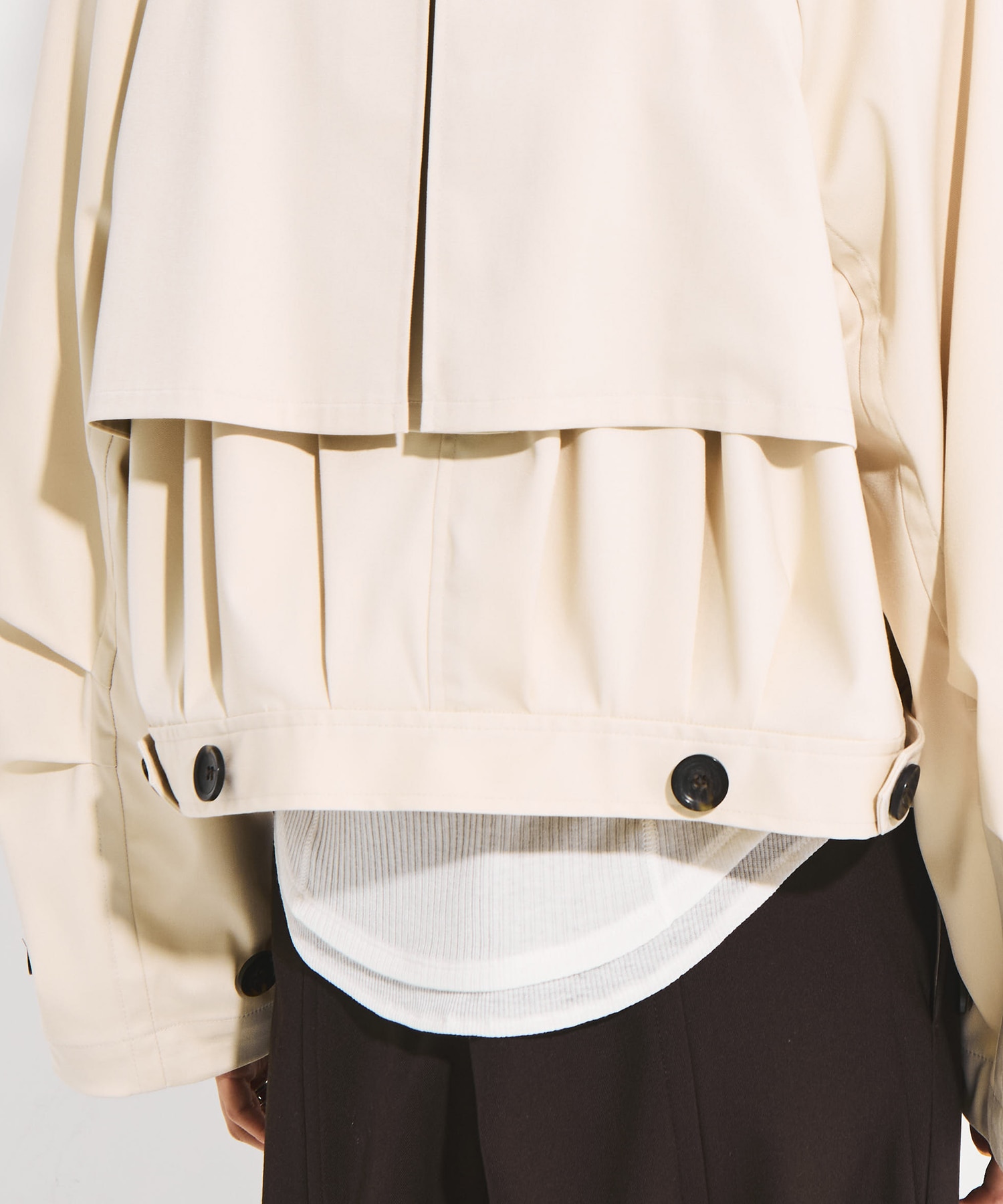 BACK GATHER SHORT TRENCH BLOUSON STUDIOUS