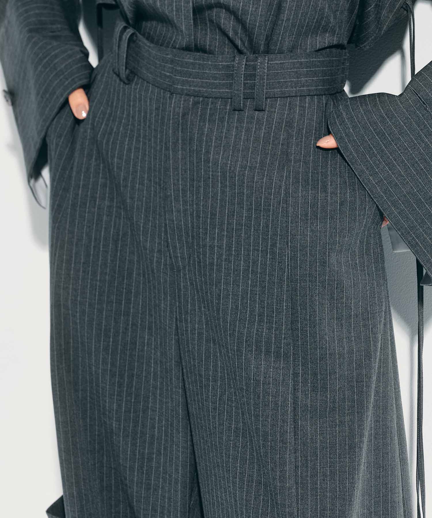 Soft Barrel Leg Cargo Trousers STUDIOUS