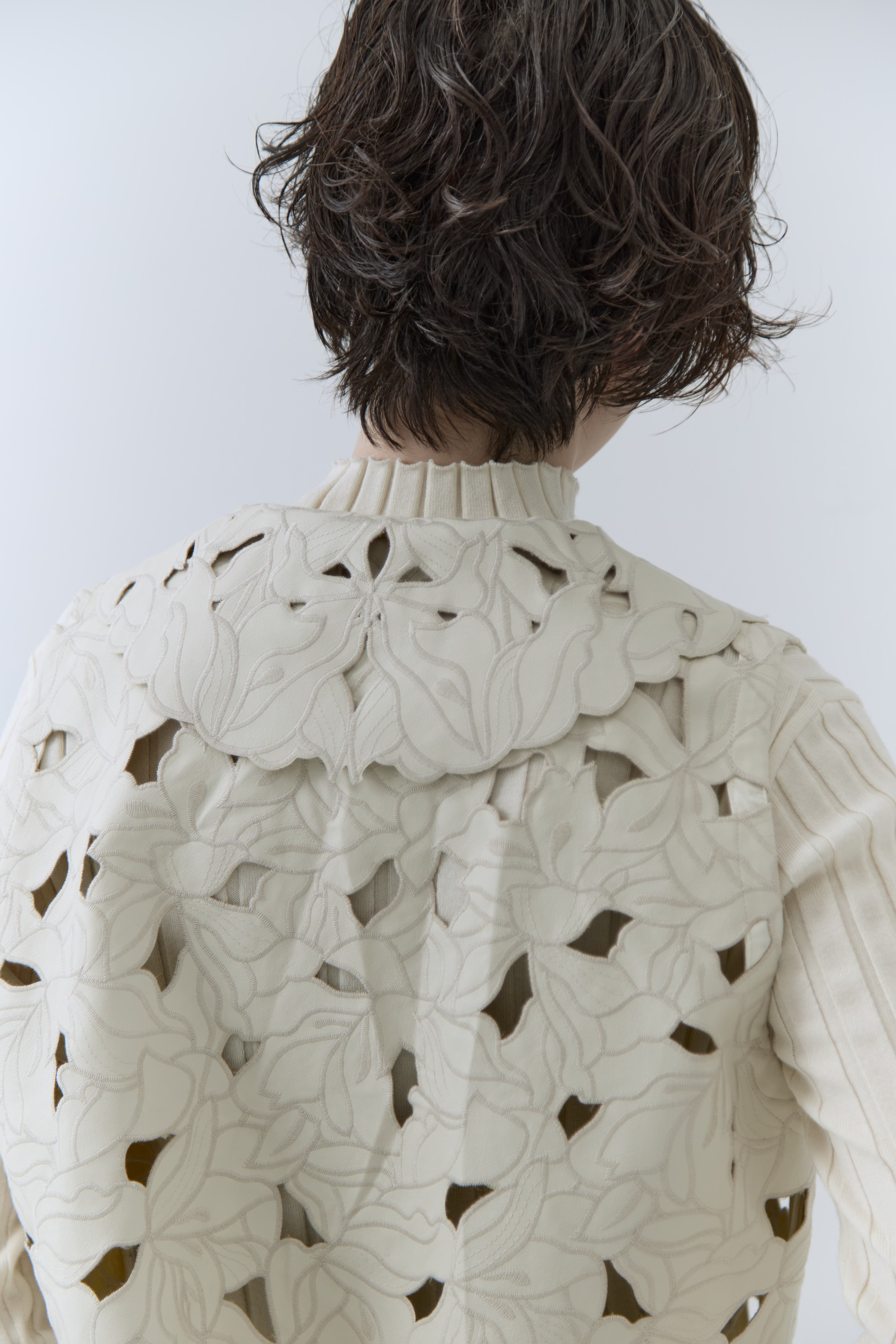 UND LACE CUTWORK VEST　TOP AMERI