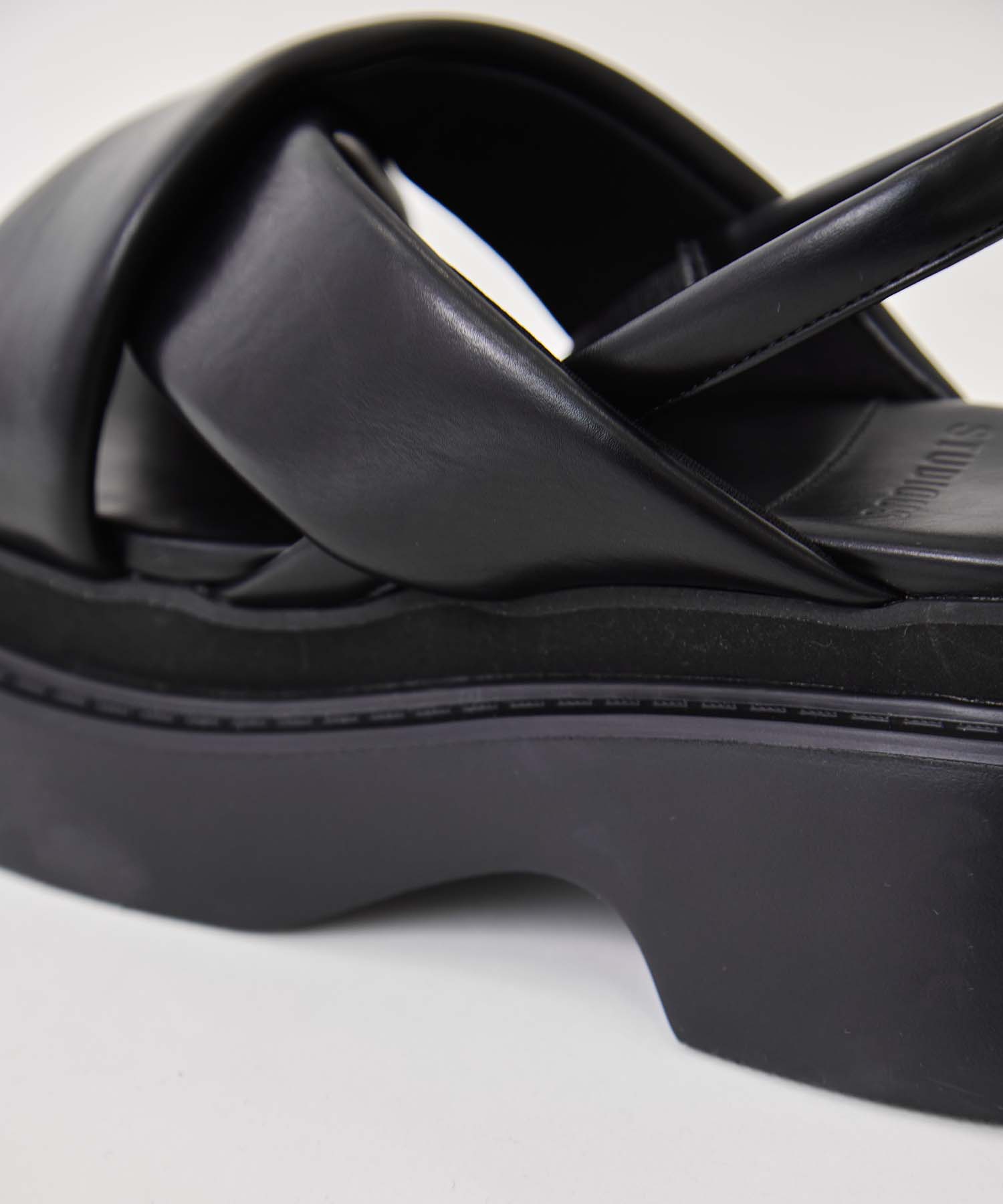 Padded Cross Sandals STUDIOUS