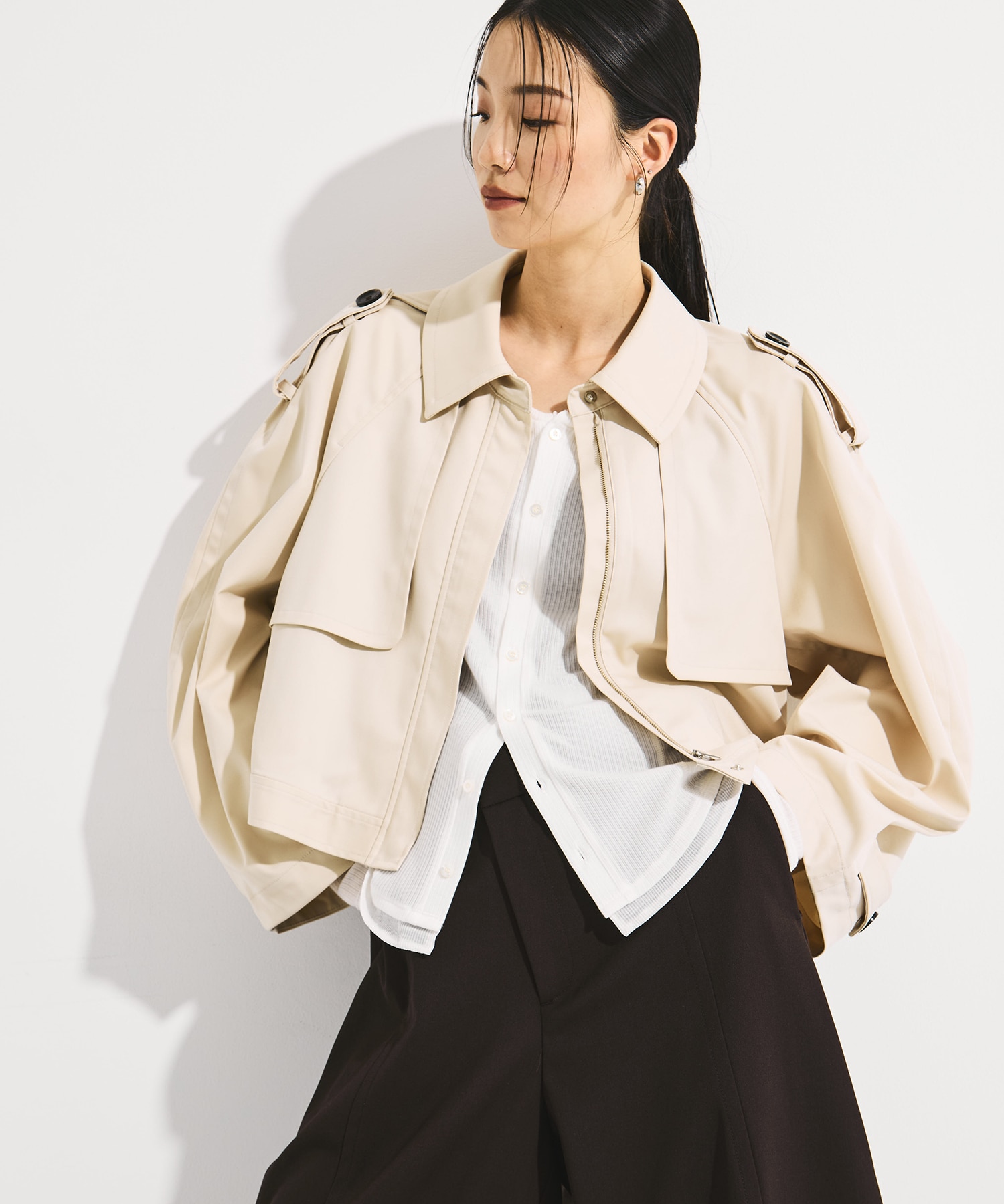 BACK GATHER SHORT TRENCH BLOUSON STUDIOUS