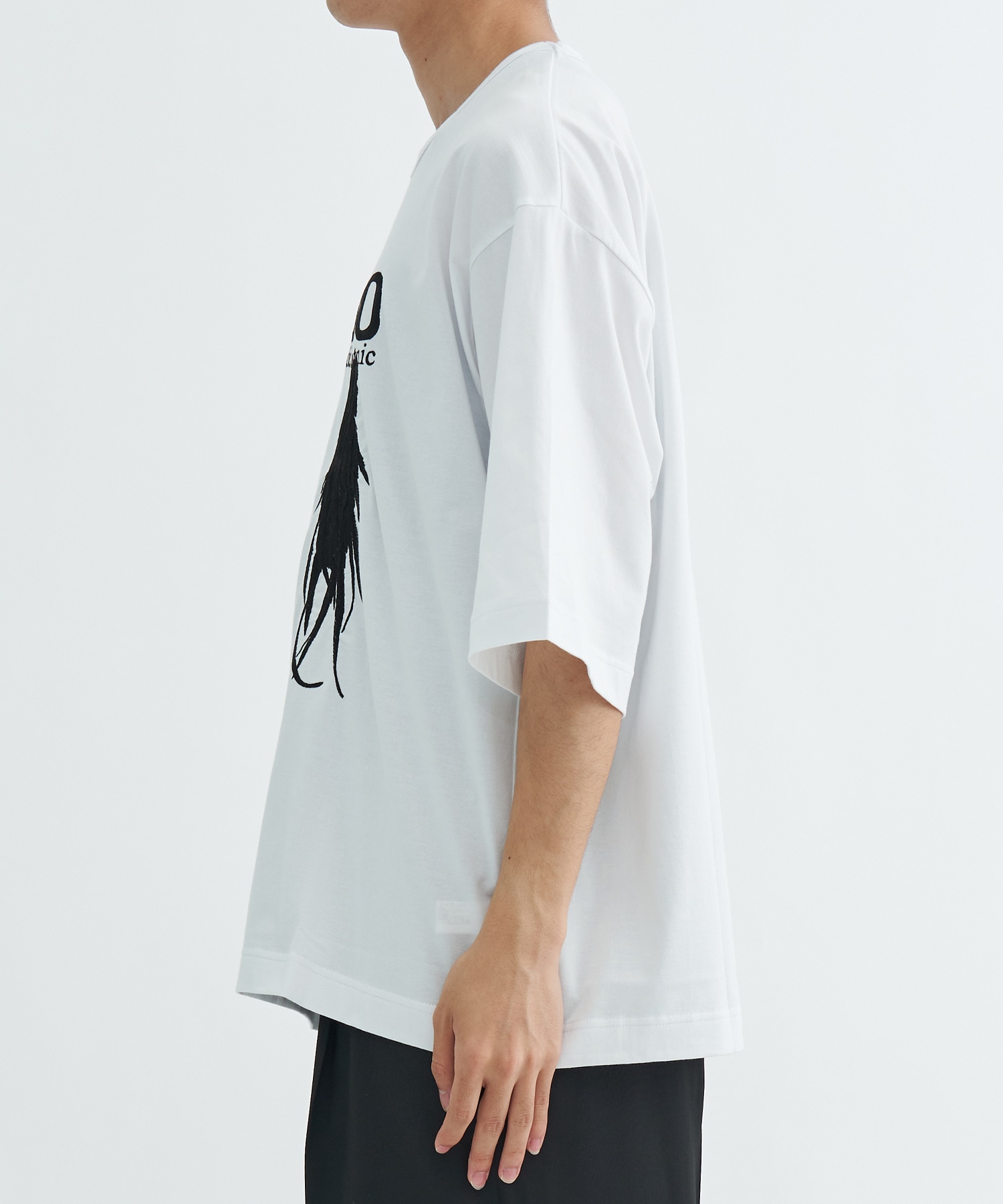 BIRD FEATHER S/S BIG T SHAREEF