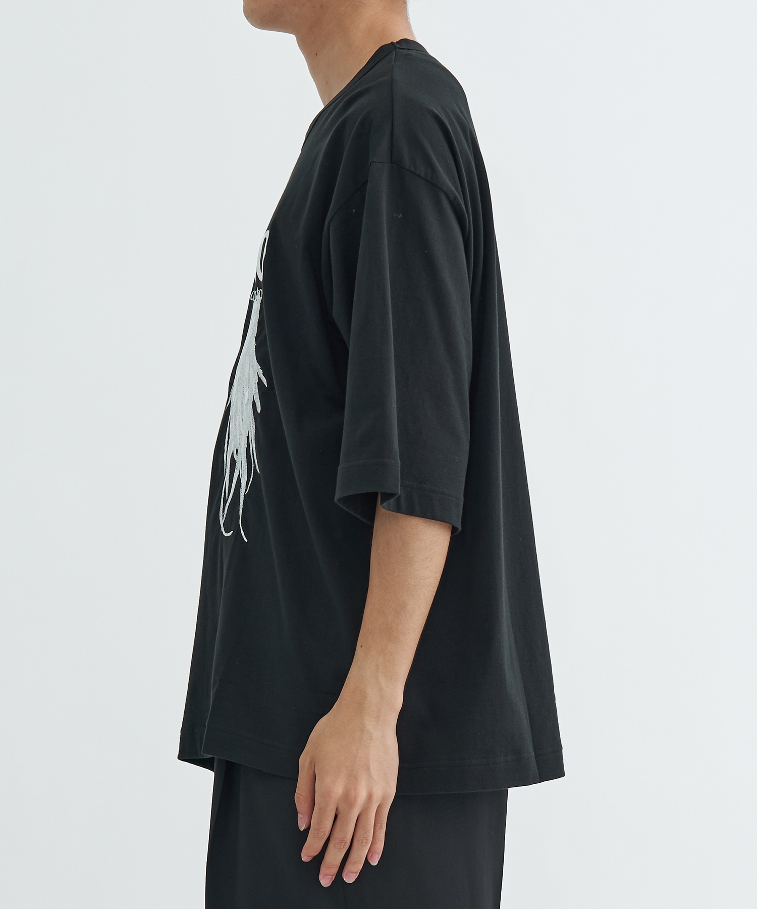 BIRD FEATHER S/S BIG T SHAREEF