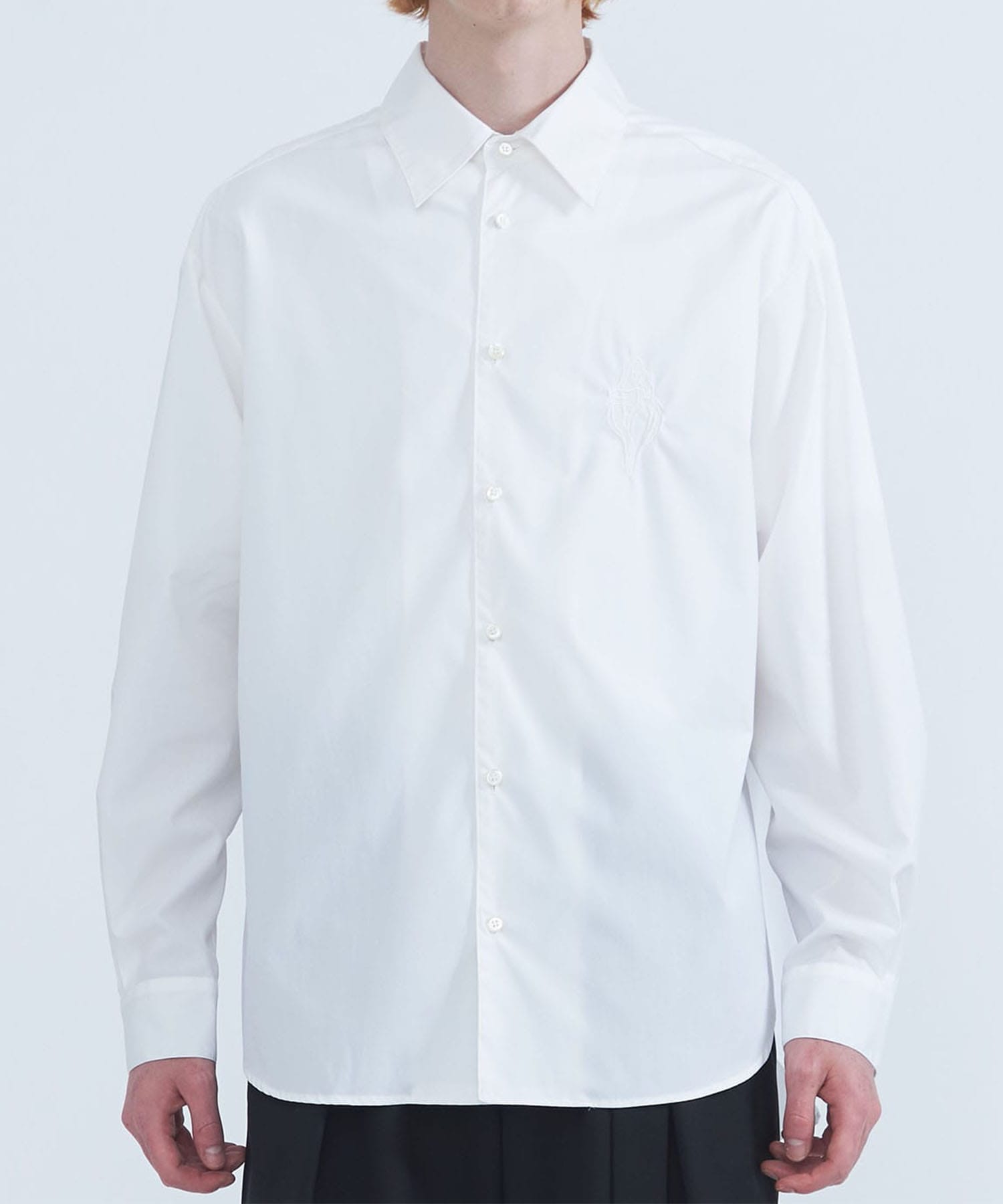 SHELL EMBRYOIDERY REGULAR SHIRT LiNoH