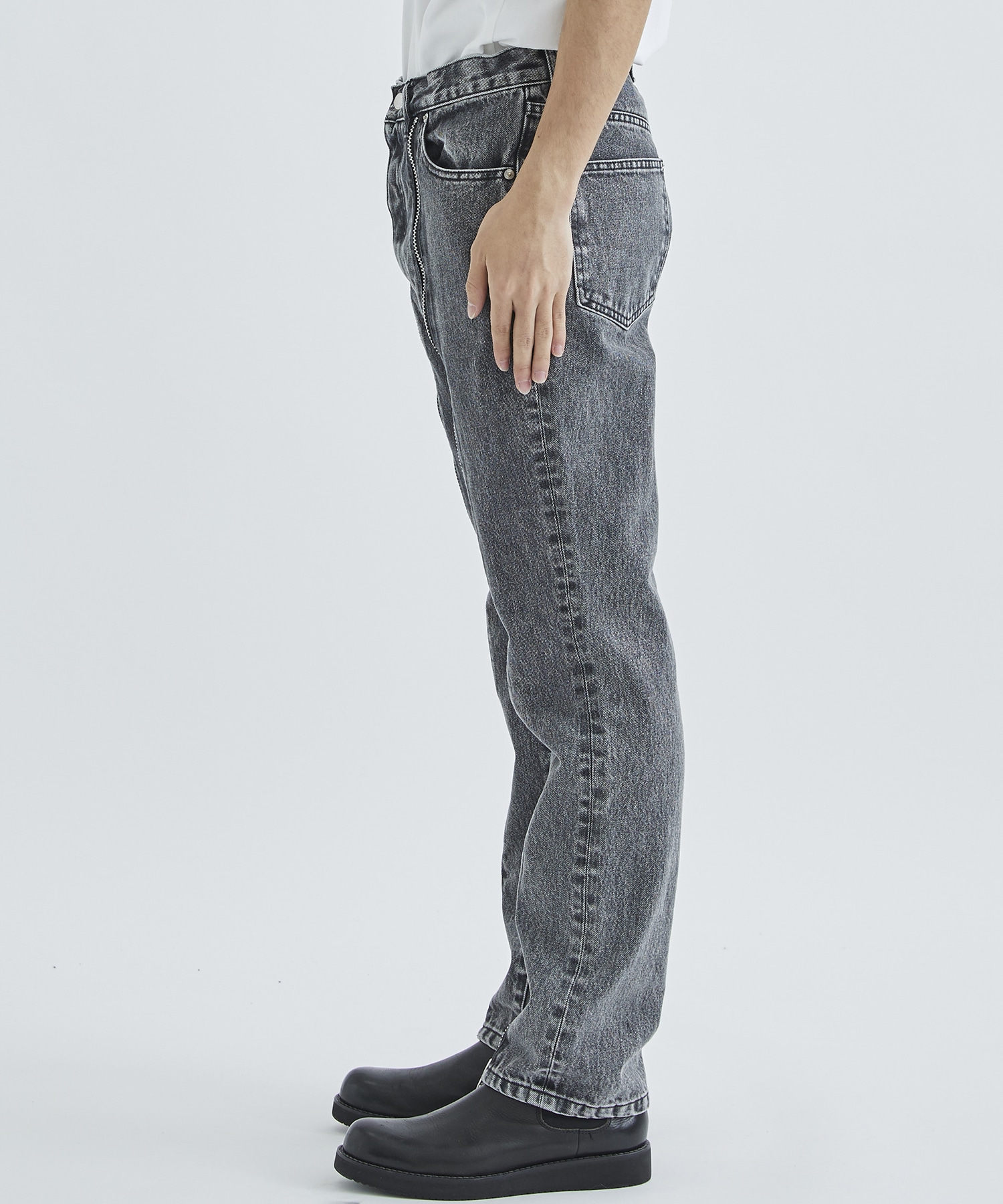 WASHED DENIM ZIPPED PANTS | JOHN LAWRENCE SULLIVAN