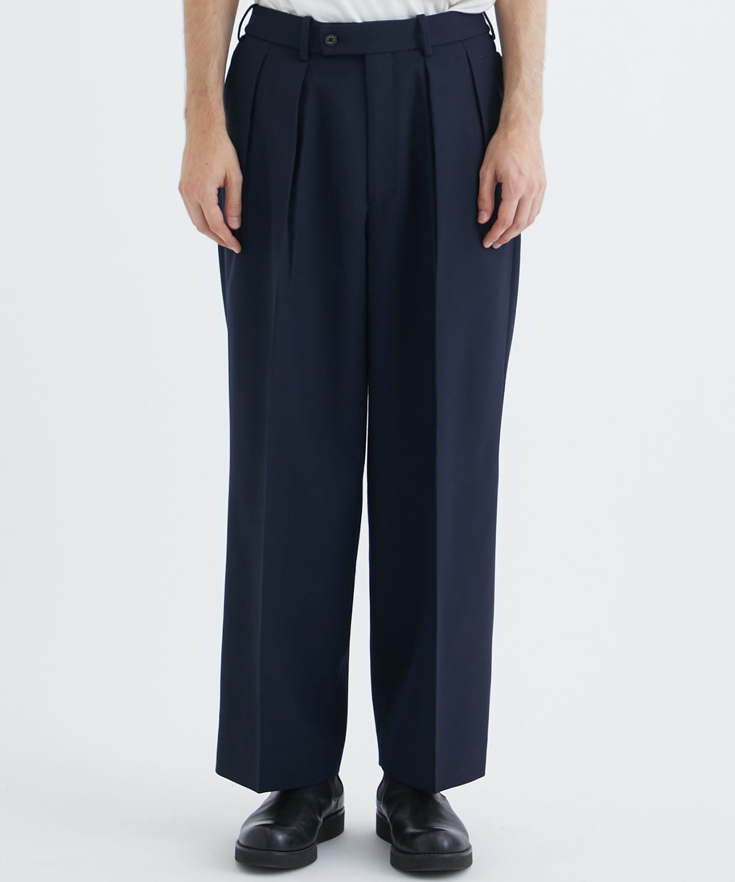 DOUBLE PLEATED TROUSERS｜MARKAWARE