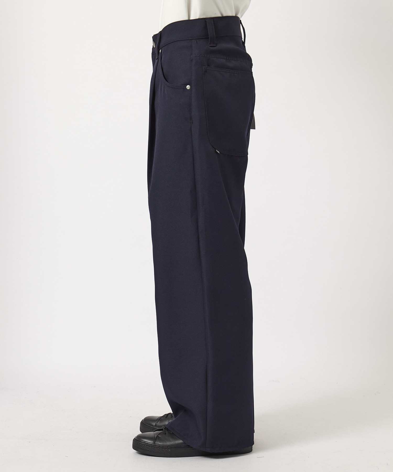 WIDE ONE TUCK STRAIGHT PANTS JieDa