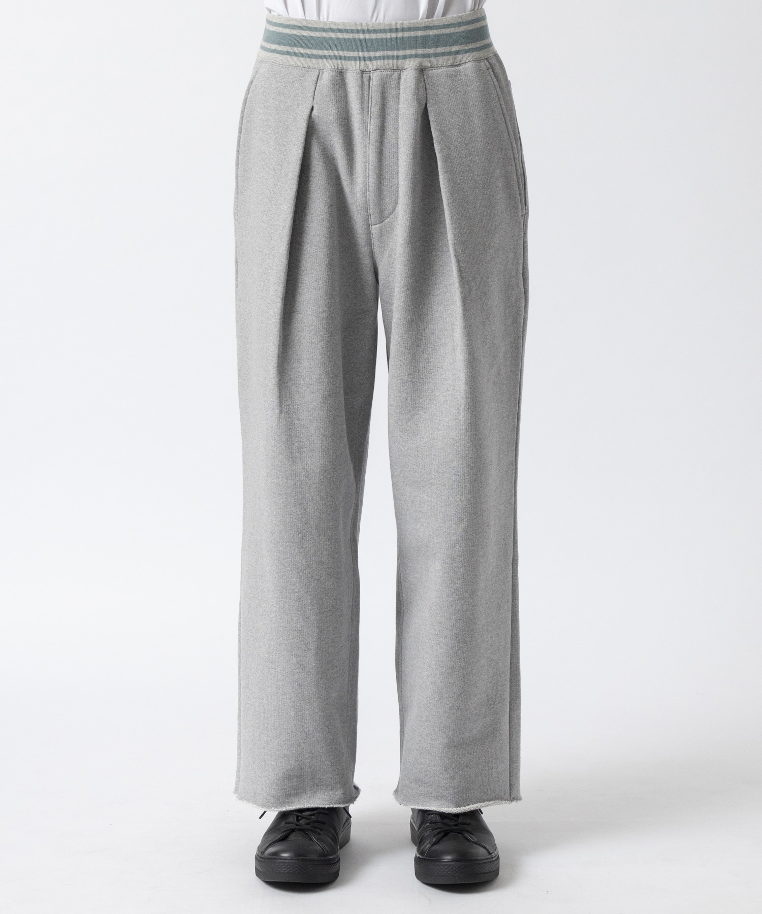 RIB TUCK BAGGY PANTS saby