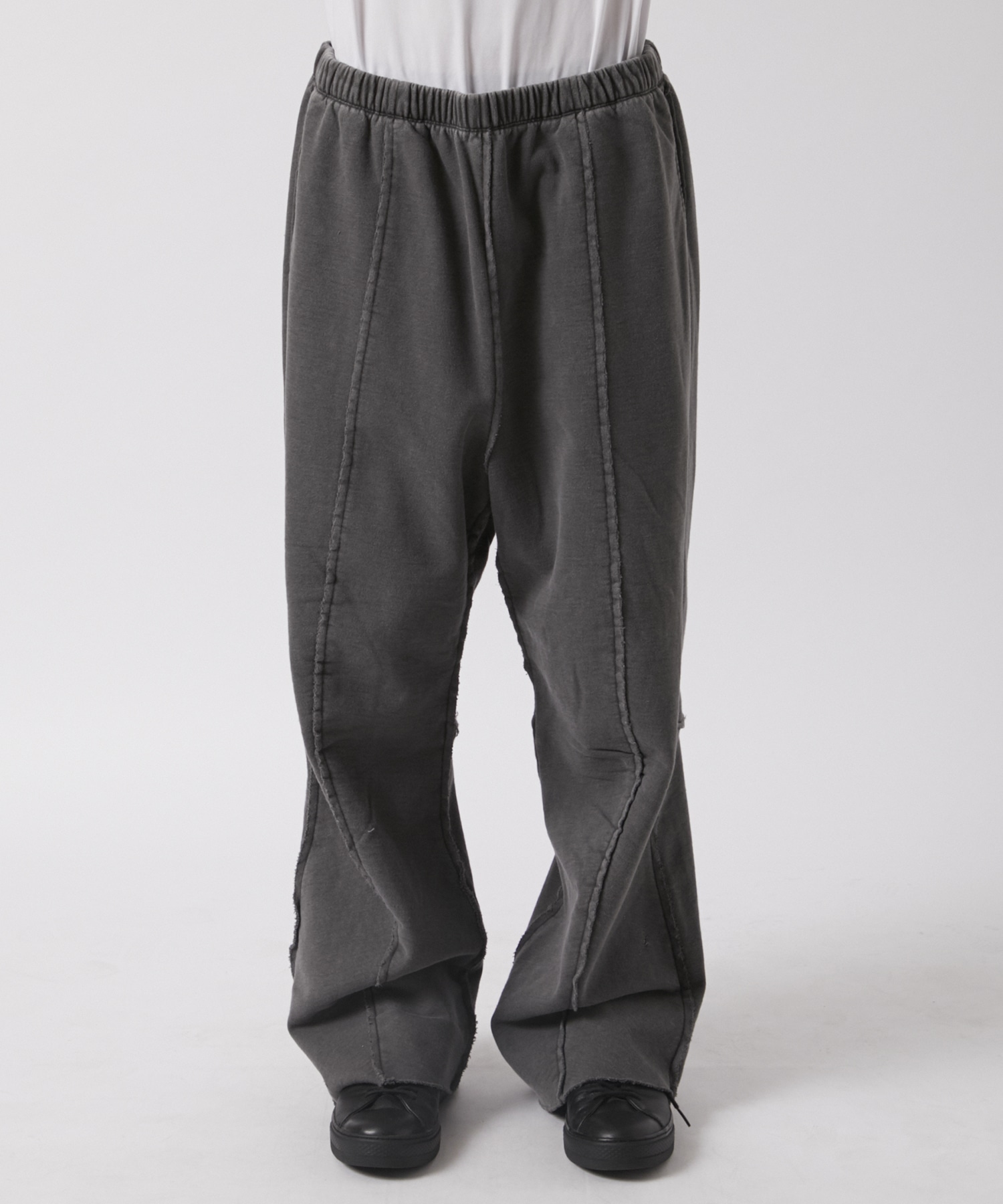 CUT OFF BROCKEN SWEAT 3D PANTS ALMOSTBLACK