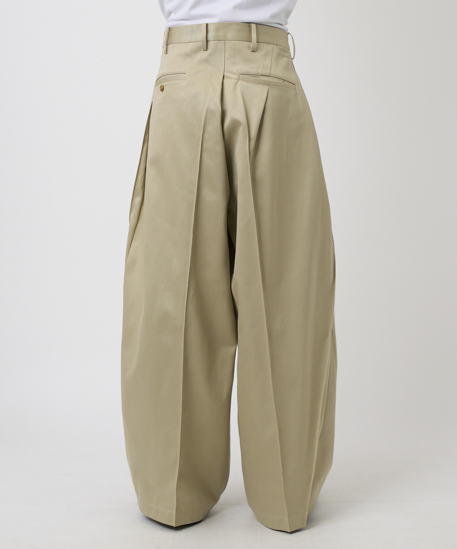 Pleat-design pants KHOKI