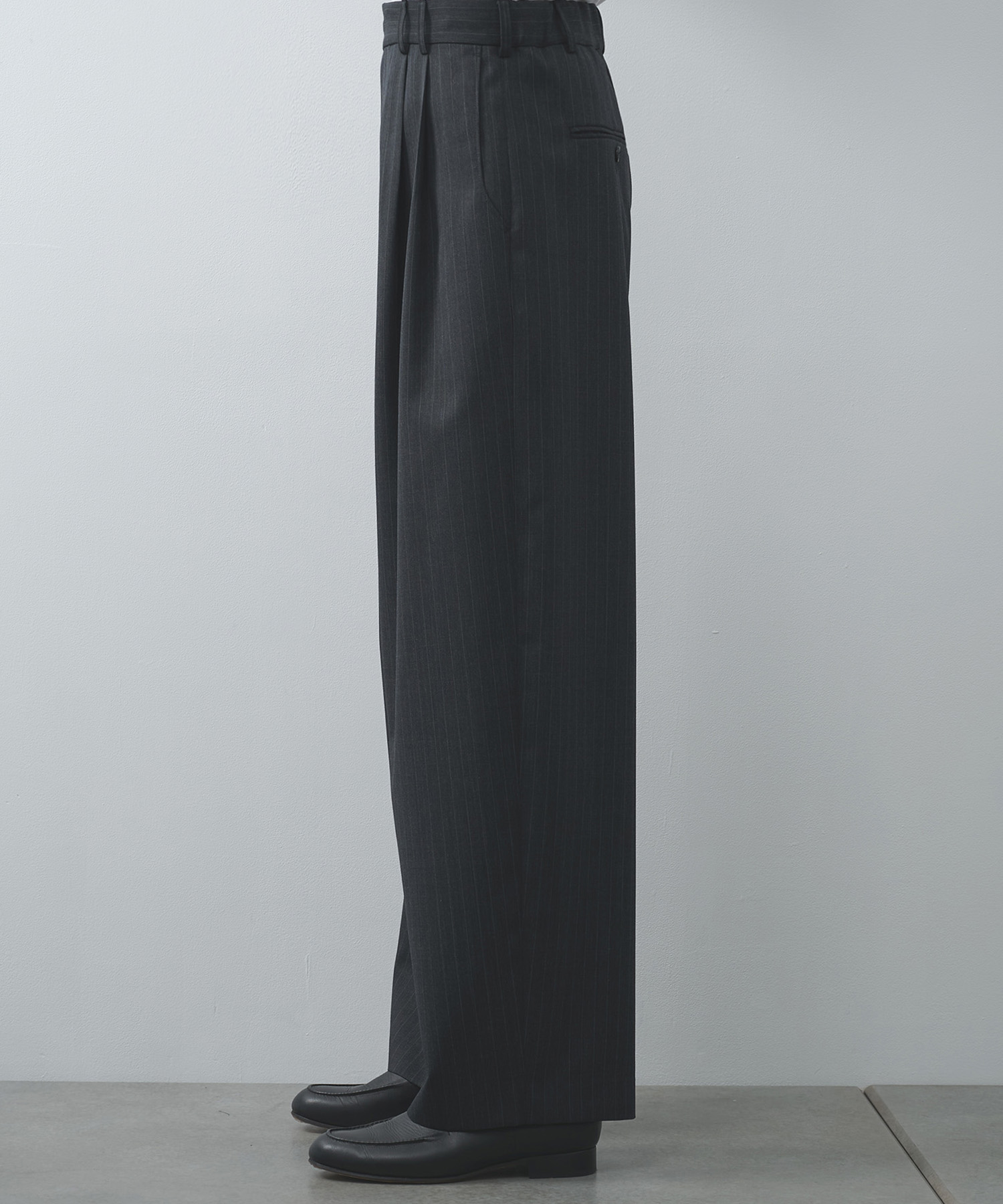 2Tuck Curve Slacks STUDIOUS