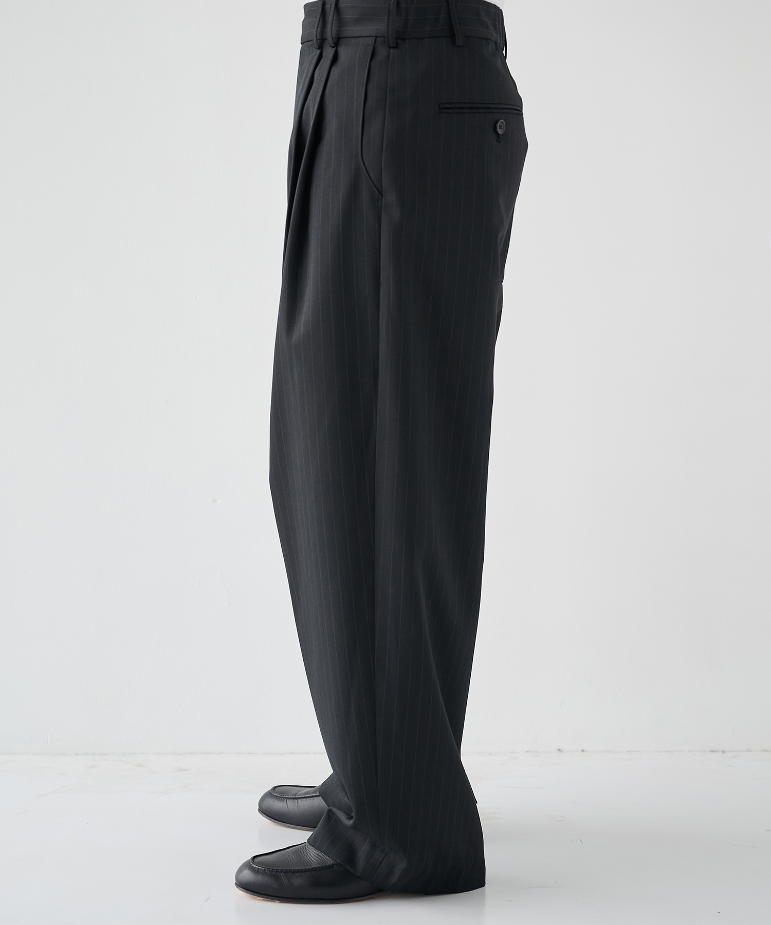 2Tuck Curve Slacks STUDIOUS