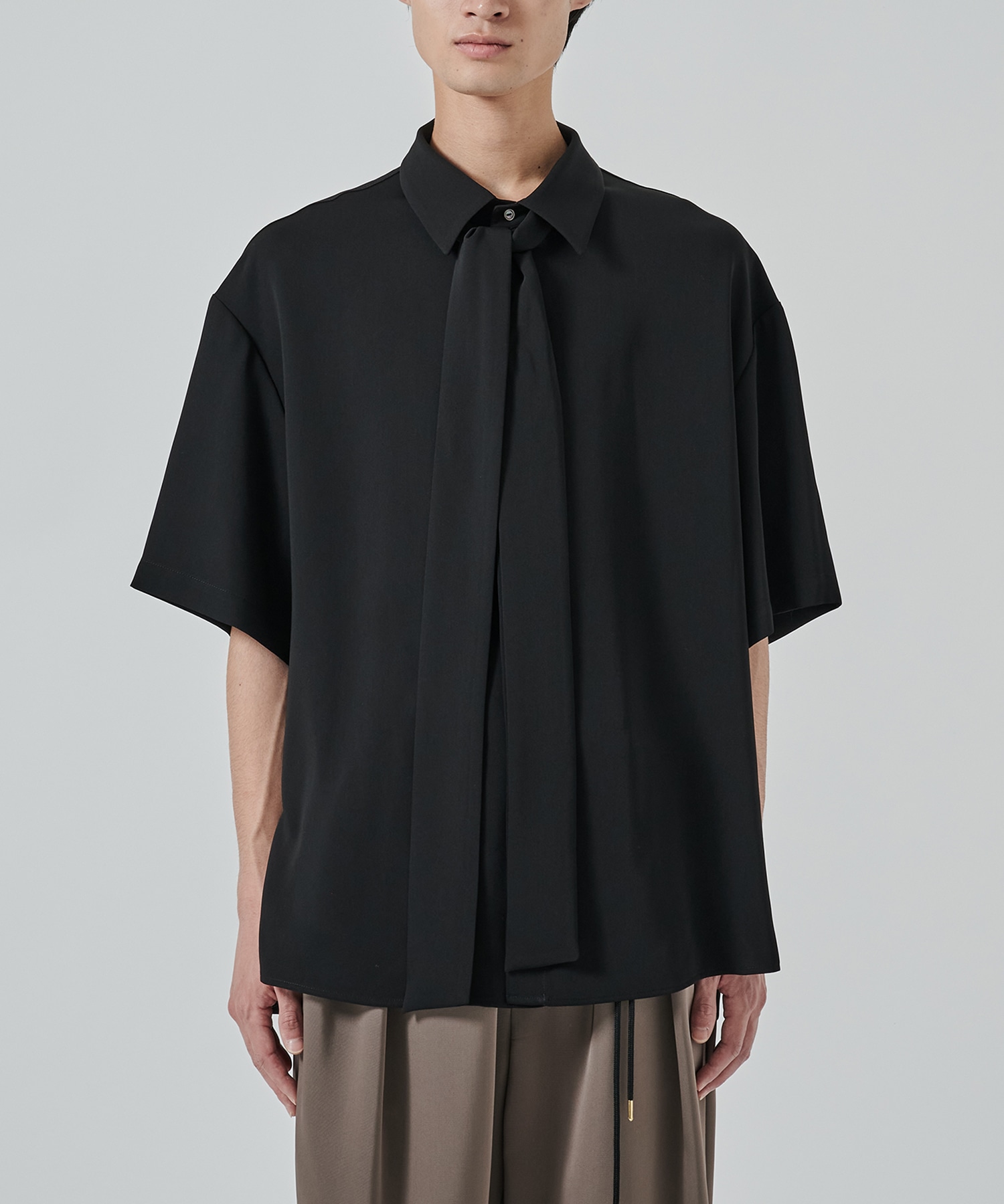 Double Satin Bow Tie Short Sleeve Shirt CULLNI
