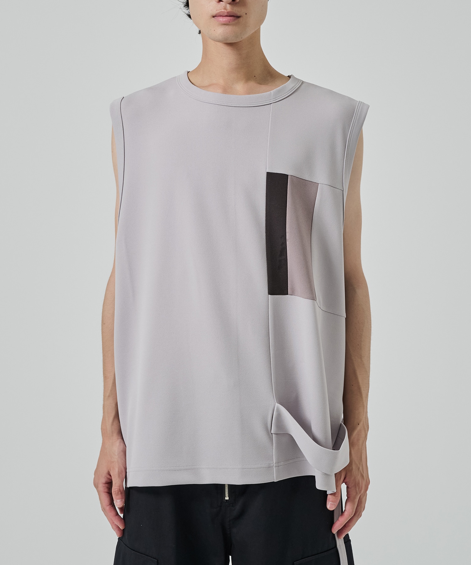 NO SLEEVE TEE SHAREEF
