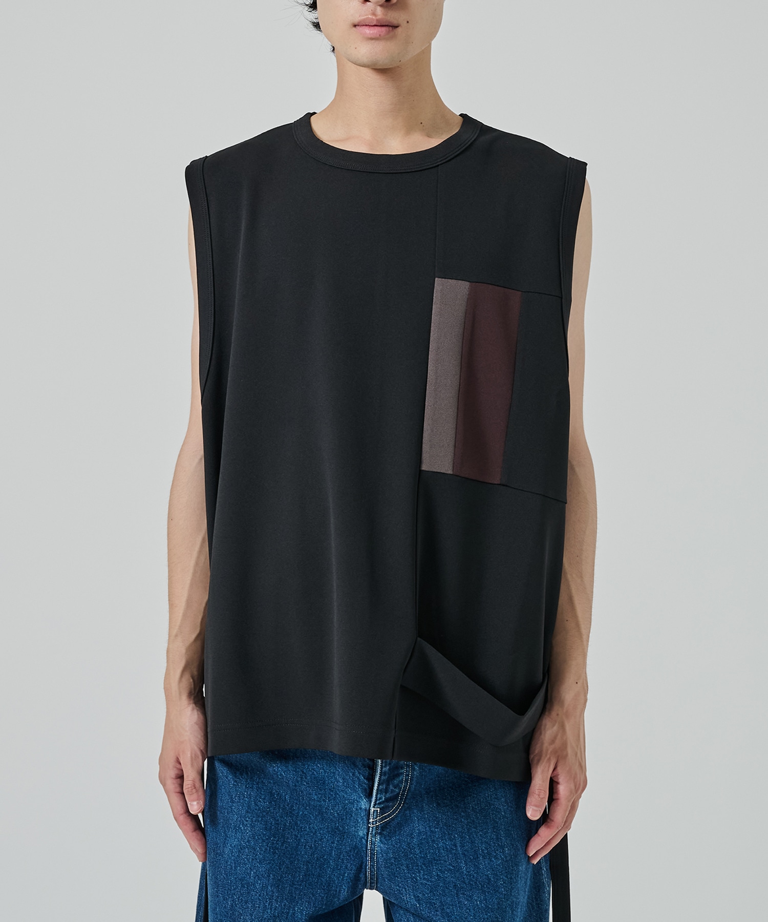 NO SLEEVE TEE SHAREEF