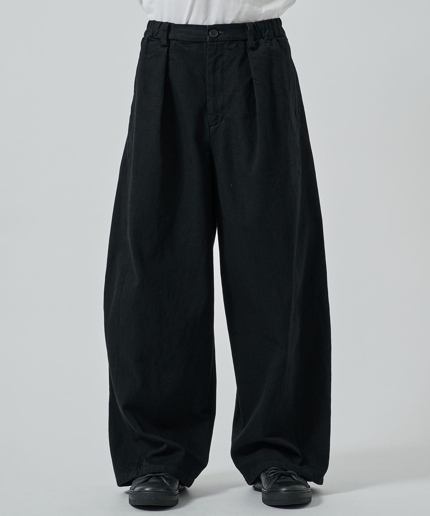 BALLOON WIDE DEINM PANTS STUDIOUS