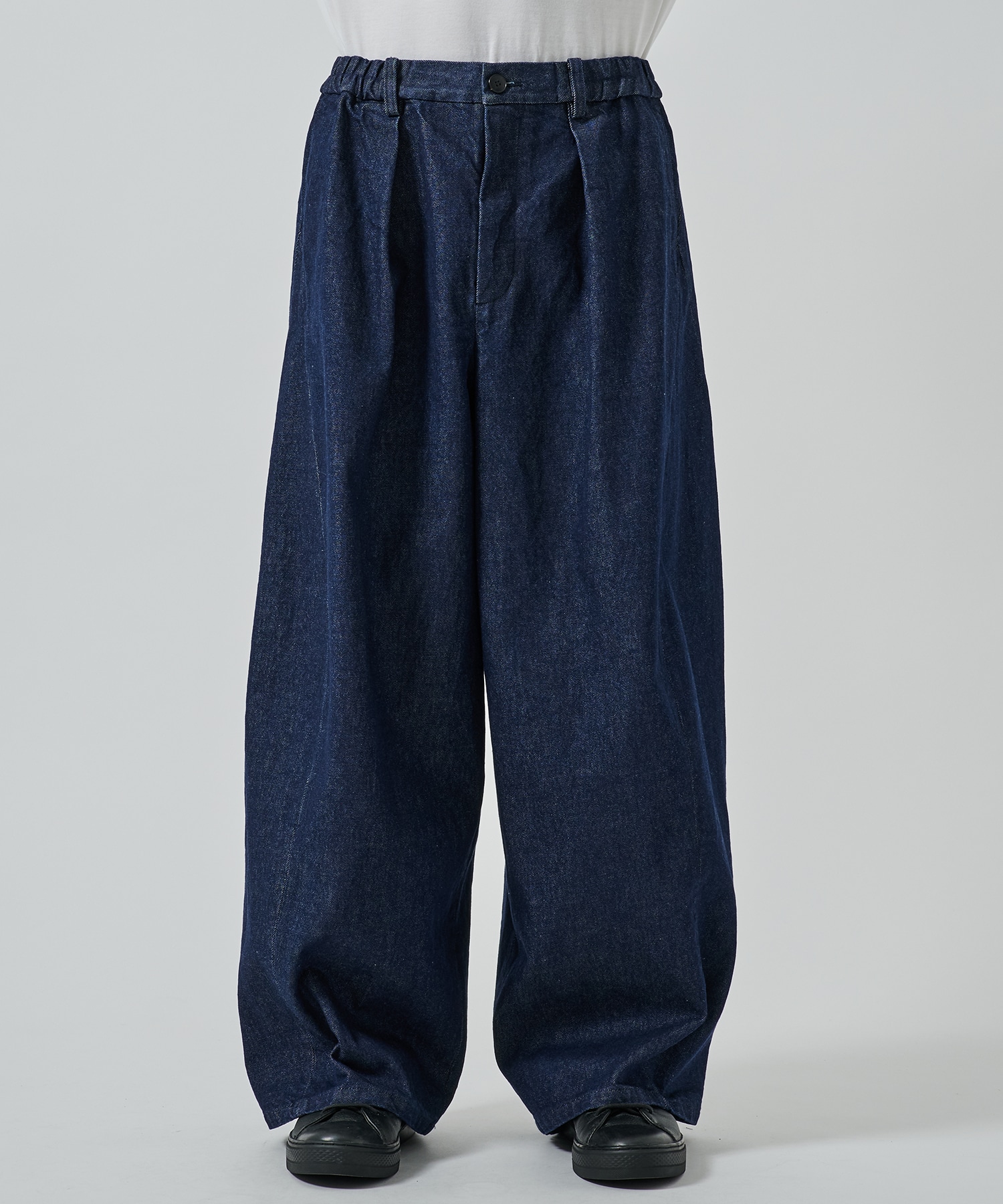 BALLOON WIDE DEINM PANTS STUDIOUS