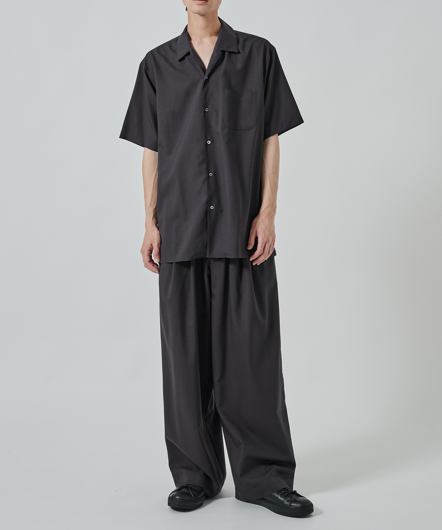 TRIPLE PLEATED EASY TROUSERS 